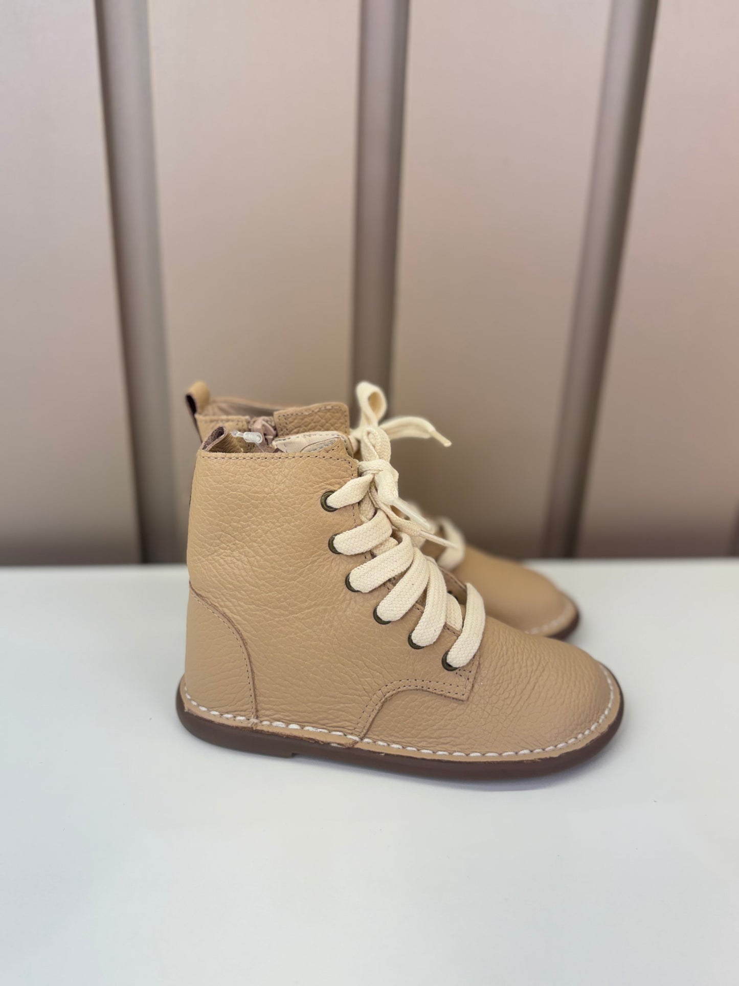 Coturno de couro blush Petit Cheval