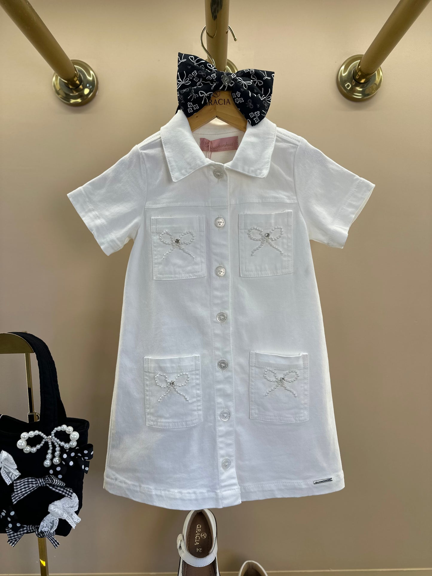 Vestido Infantil Sarja Bolsos Lacinhos Bordados Off White - Pituchinhus