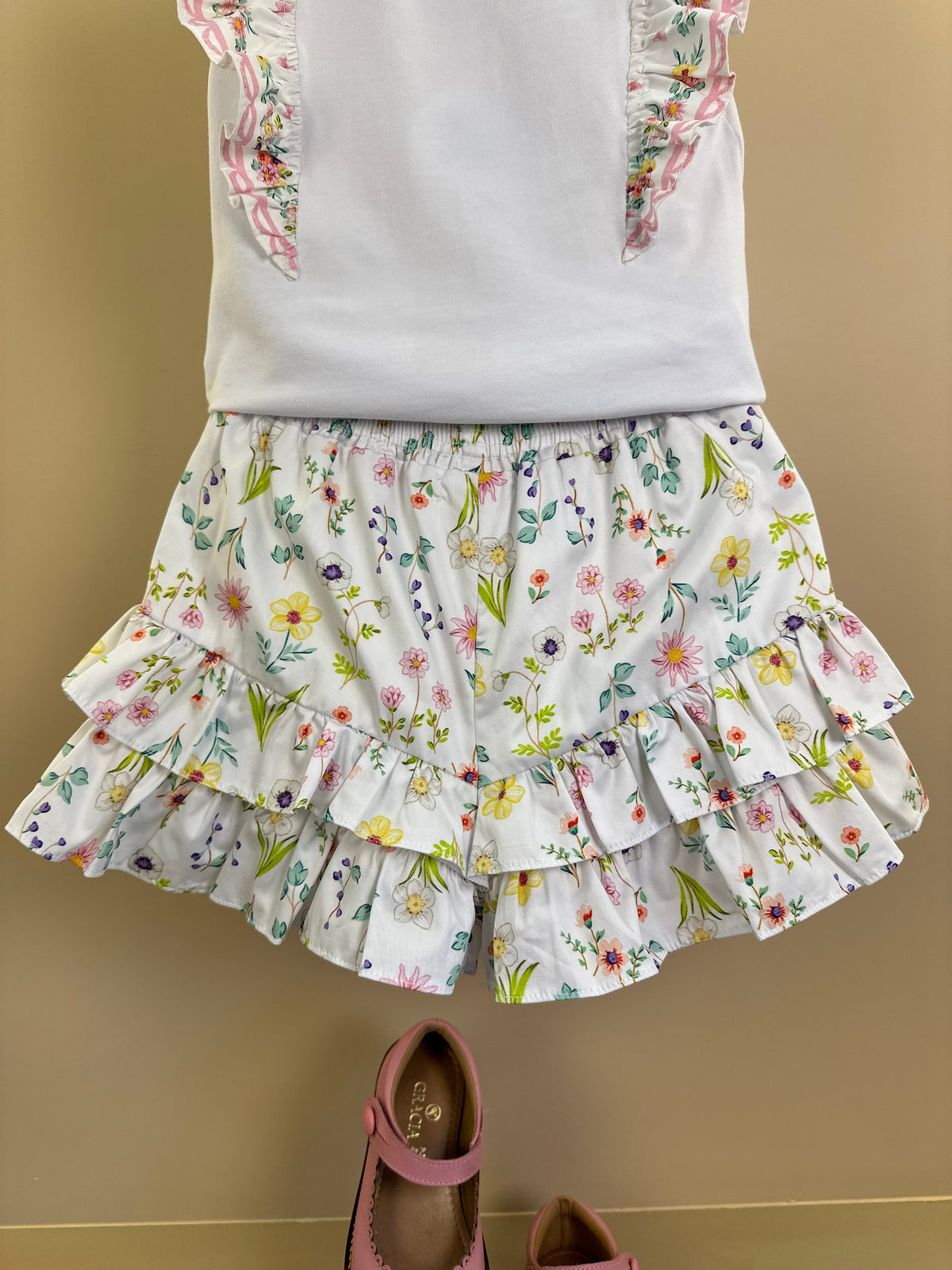 Conjunto Infantil Blusa Babadinho Florais e Shorts - Petit Cherie