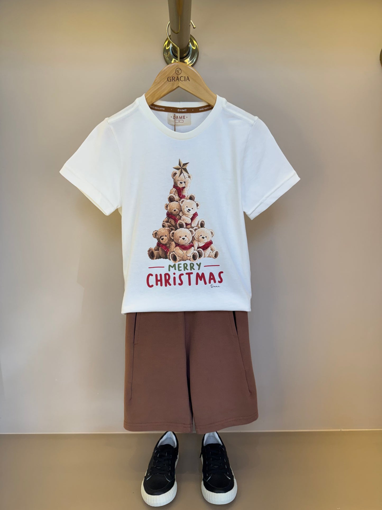 Conjunto Infantil Camiseta Algodão Teddy Natal MC e Bermuda Moletom Bolso Embutido Chocolate - Dame