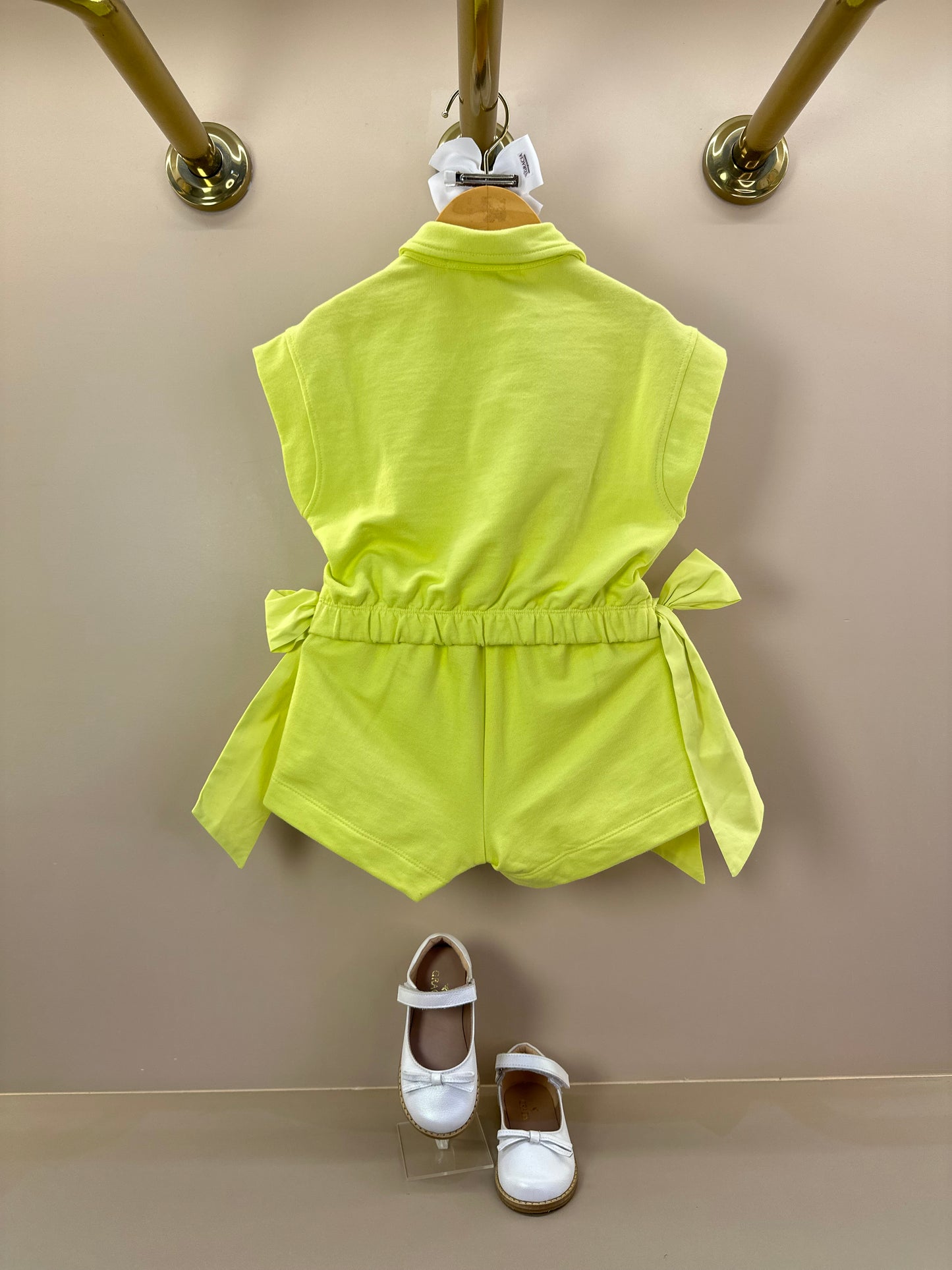 Conjunto Infantil Blusa Laços Laterais e Saia-shorts Pregas Verde Melão - Animê