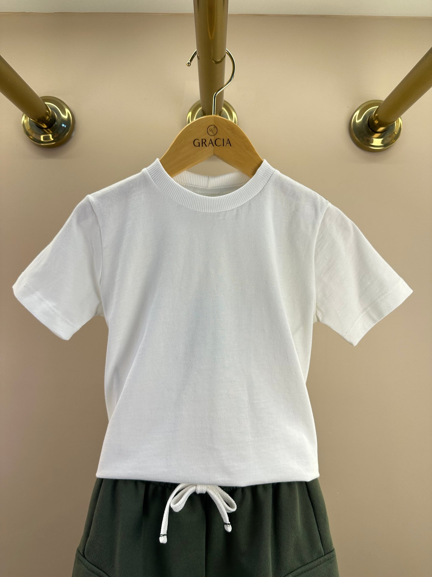 Conjunto Infantil Camiseta Silk nas Costas e Bermuda Cargo Militar Verde - Beabá