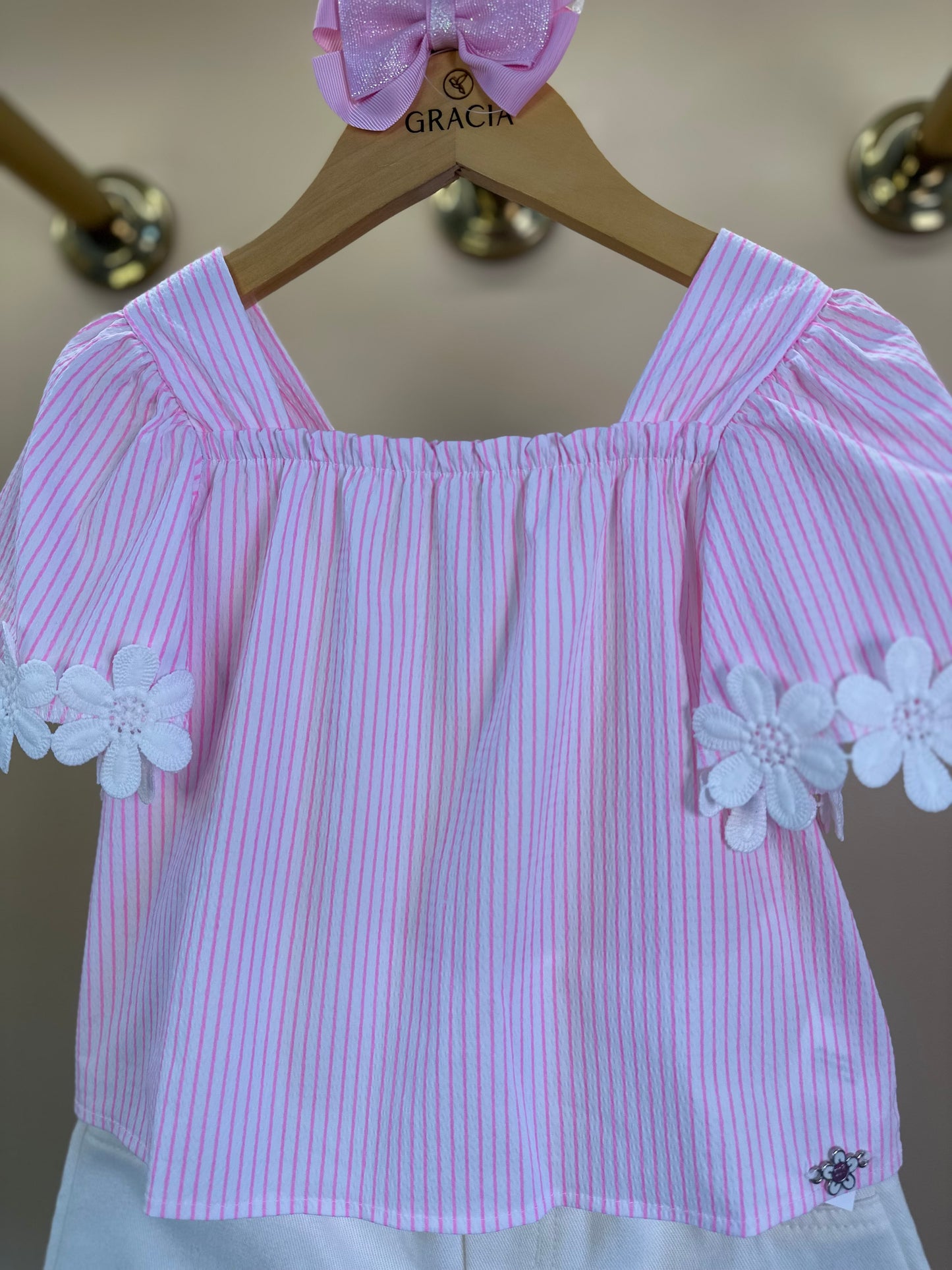 Conjunto Infantil Blusa Anarruga Bordado Flores e Shorts Off - Momi