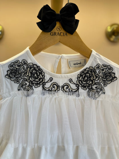 Conjunto Infantil Blusa  Bordada e Babados Pérola e Shorts Jeans Laço Preto - Animê