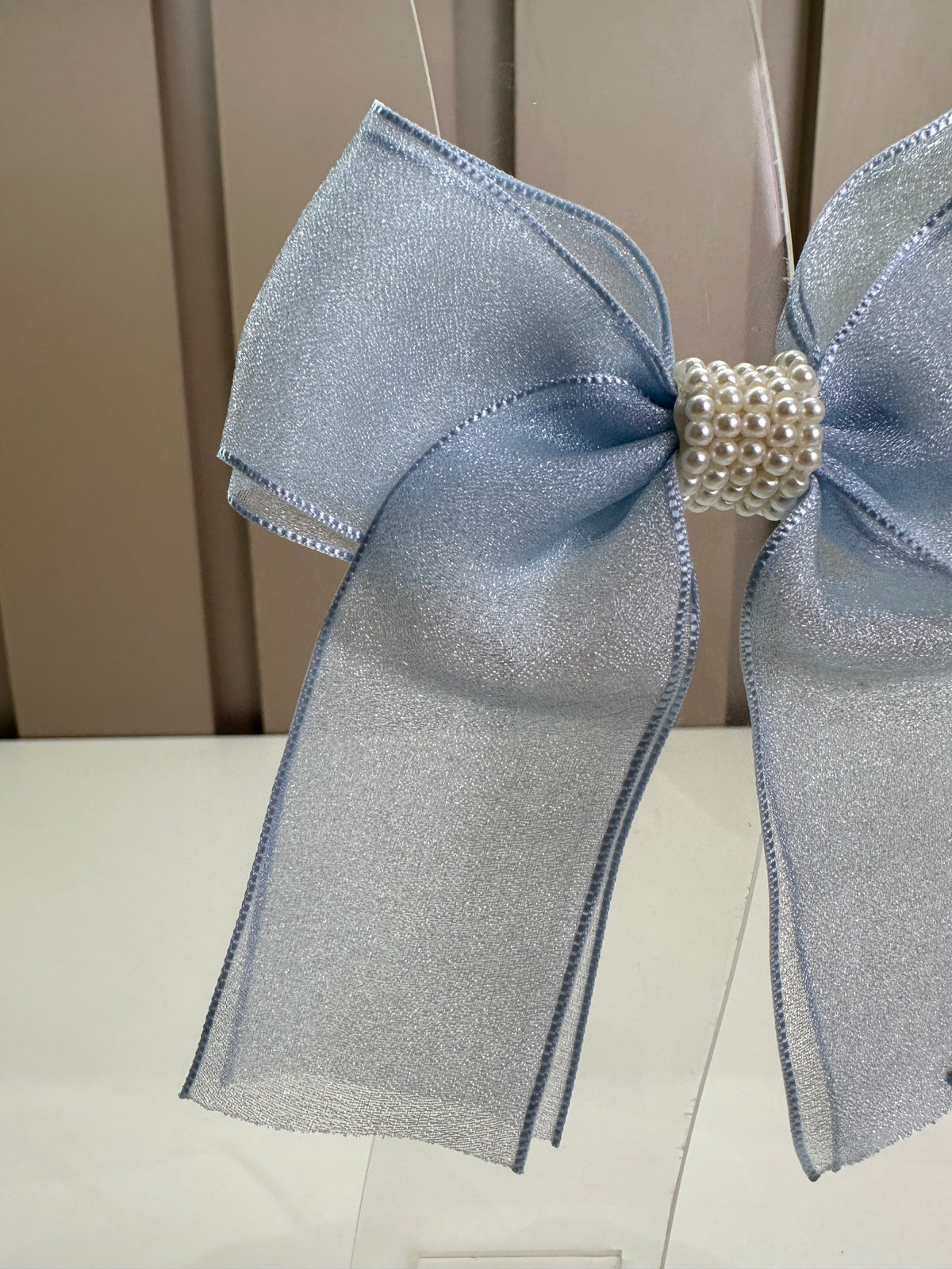 Laço Infantil Organza Azul Claro Miolo Pérolas - Roana