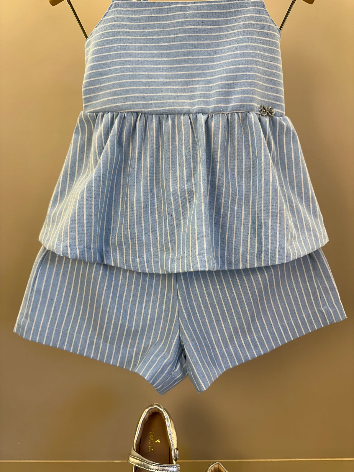 Conjunto Infantil Blusa Alças Com Regulador e Shorts Com Cós