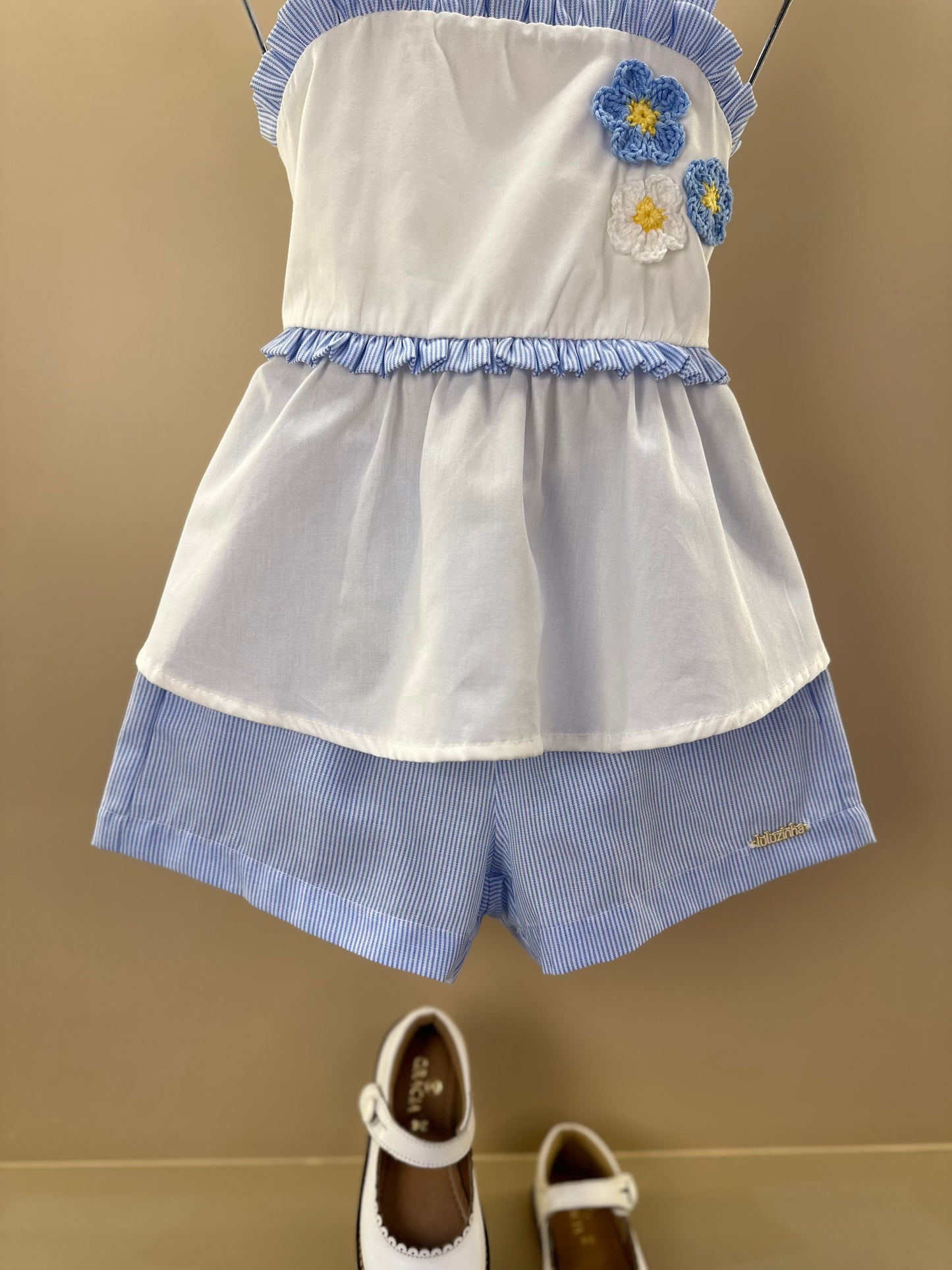 Conjunto Infantil Blusa Flor de Crochê e Shorts Alfaiataria Listrado - Luluzinha