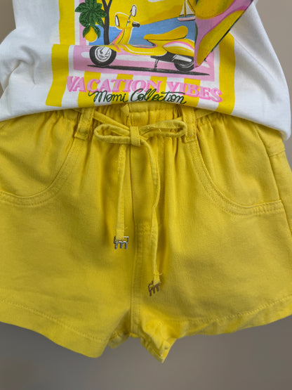 Conjunto Infantil Blusa Estampada Laço Lateral e Shorts Infantil Sarja Com Cinto Butter Cream - Momi
