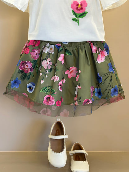 Conjunto Infantil Blusa Off White e Saia Conceito Tule Floral Bordado Verde Forest - Animê