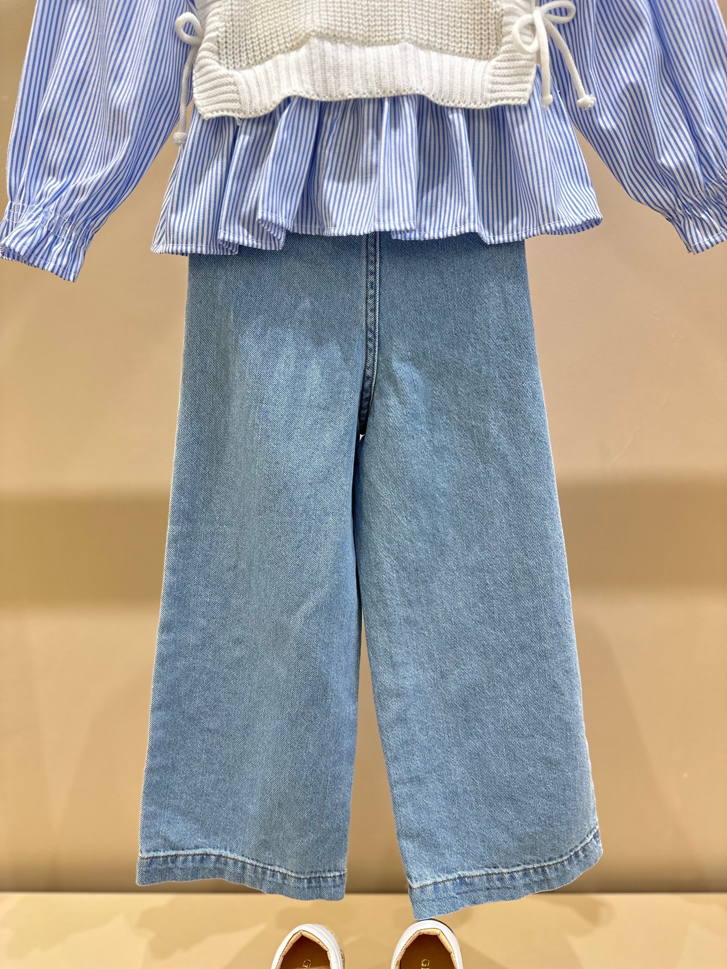 Conjunto Infantil Colete Tricot Off White e Calça Jeans Bordada Flores - Momi