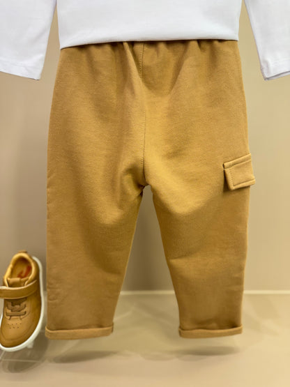 Conjunto Bebê Camiseta ML Ursinho Ski e Calça Moletom Cargo Bege - Um Mais Um