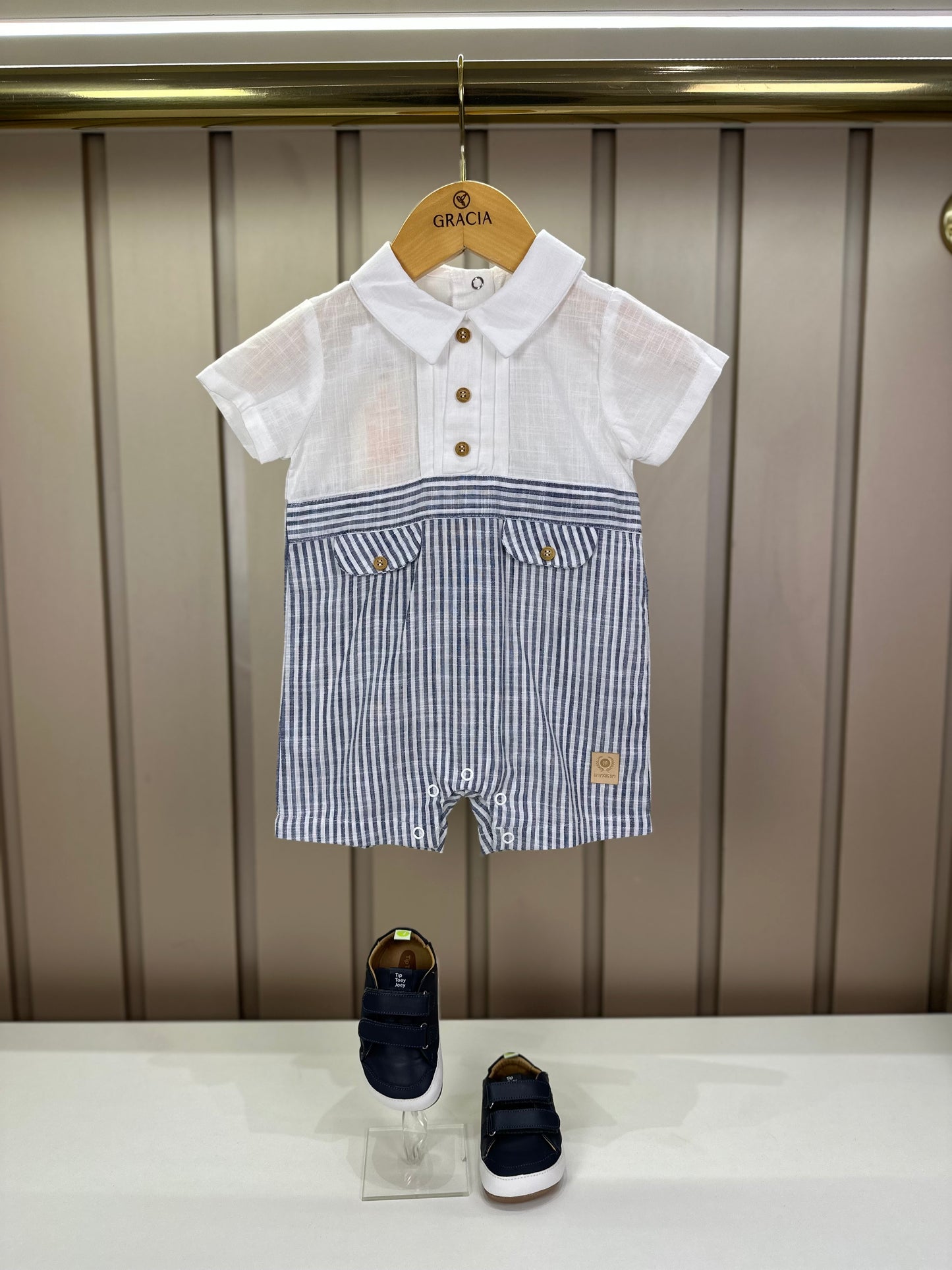 Romper Bebê Camisaria Algodão Cambraia e Fio Tinto Gola e Lapela Marinho - Um Mais Um