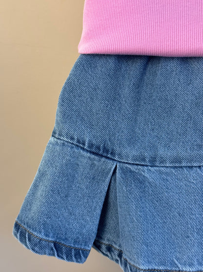 Conjunto Infantil Regata Rosa Com Cerejas e Saia Jeans Pregas Com Pingente - Momi