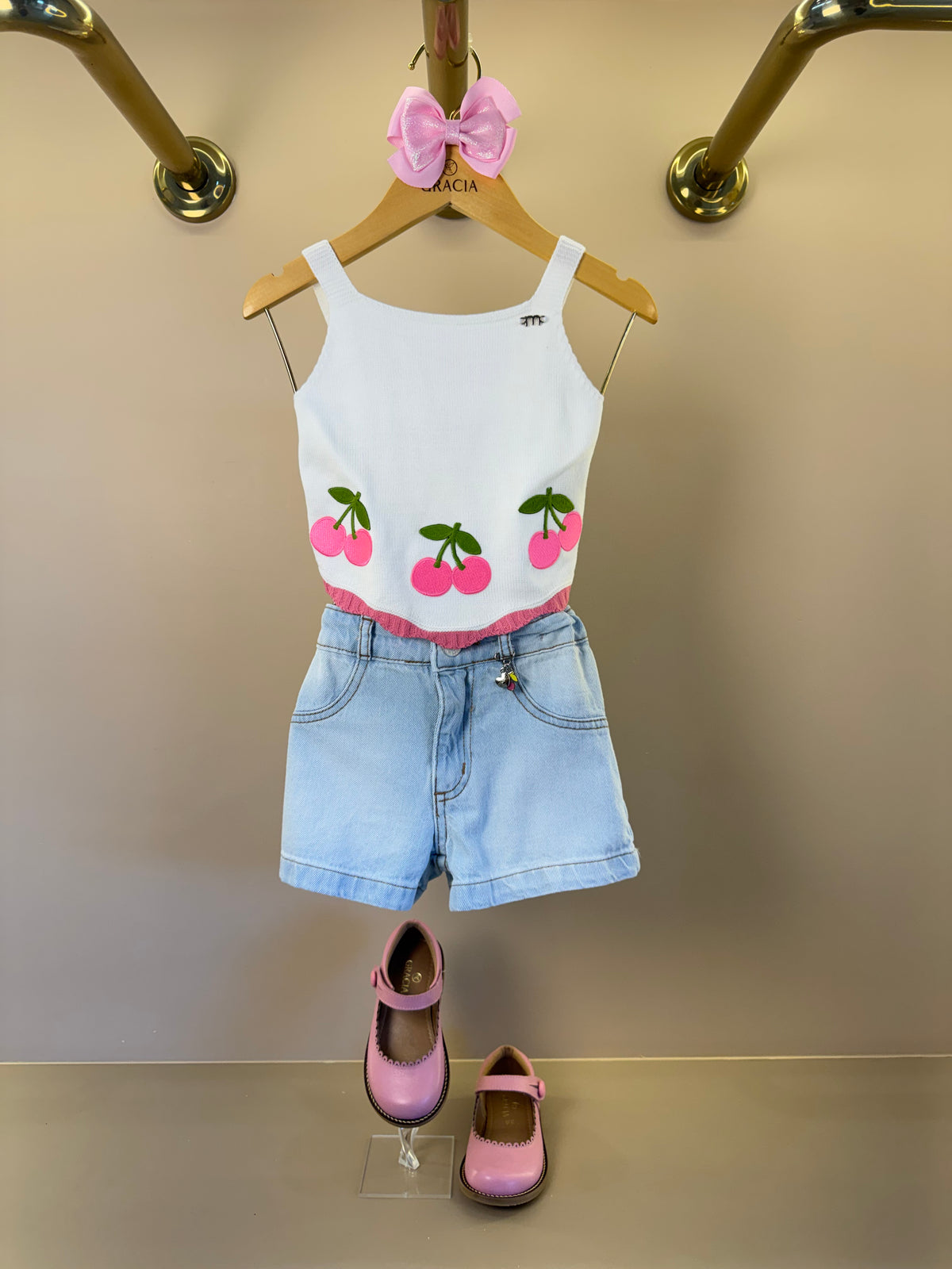 Conjunto Infantil Blusa Infantil Tricot Cerejas e  Shorts Jeans Com Pingente - Momi