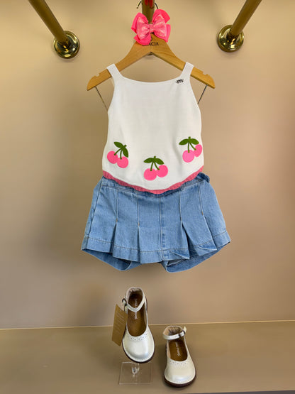 Conjunto Infantil Blusa Tricot Cerejas e Shorts Saia Jeans Com Pregas - Momi