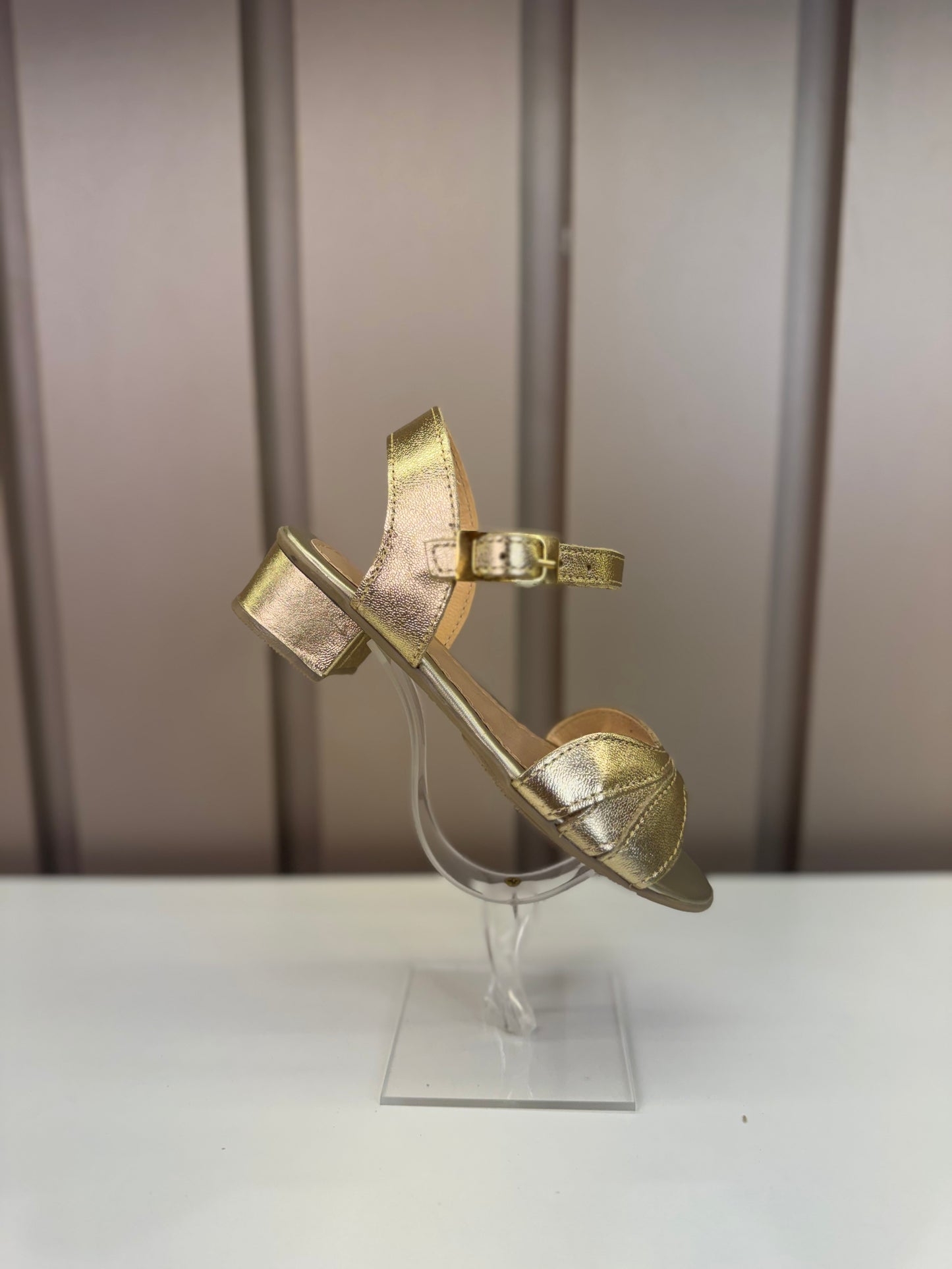 Sandália Infantil Saltinho Flor Dourada - Gracia