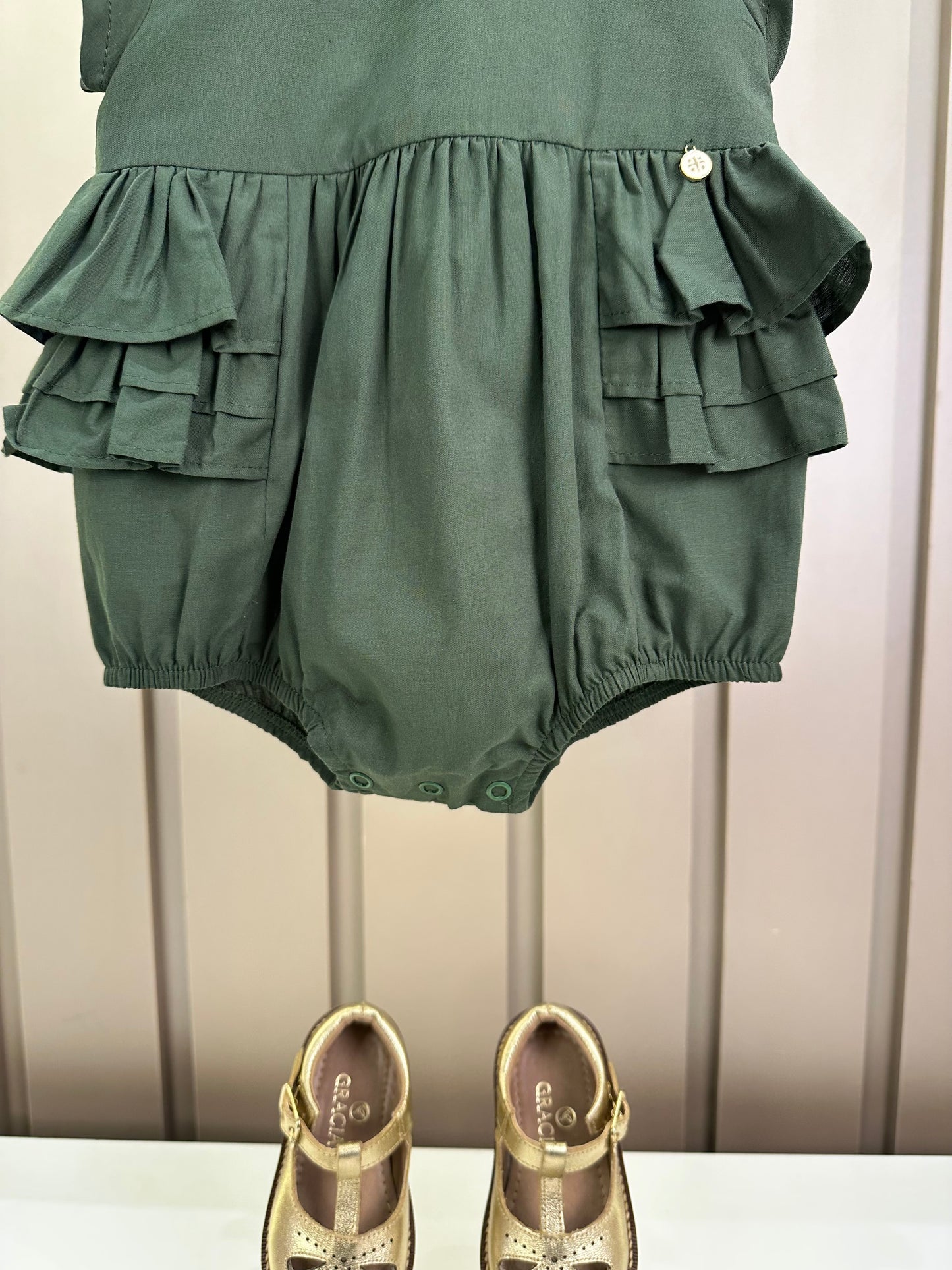 Romper Bebê Fofinho Tricoline Babados  Verde - Um Mais Um