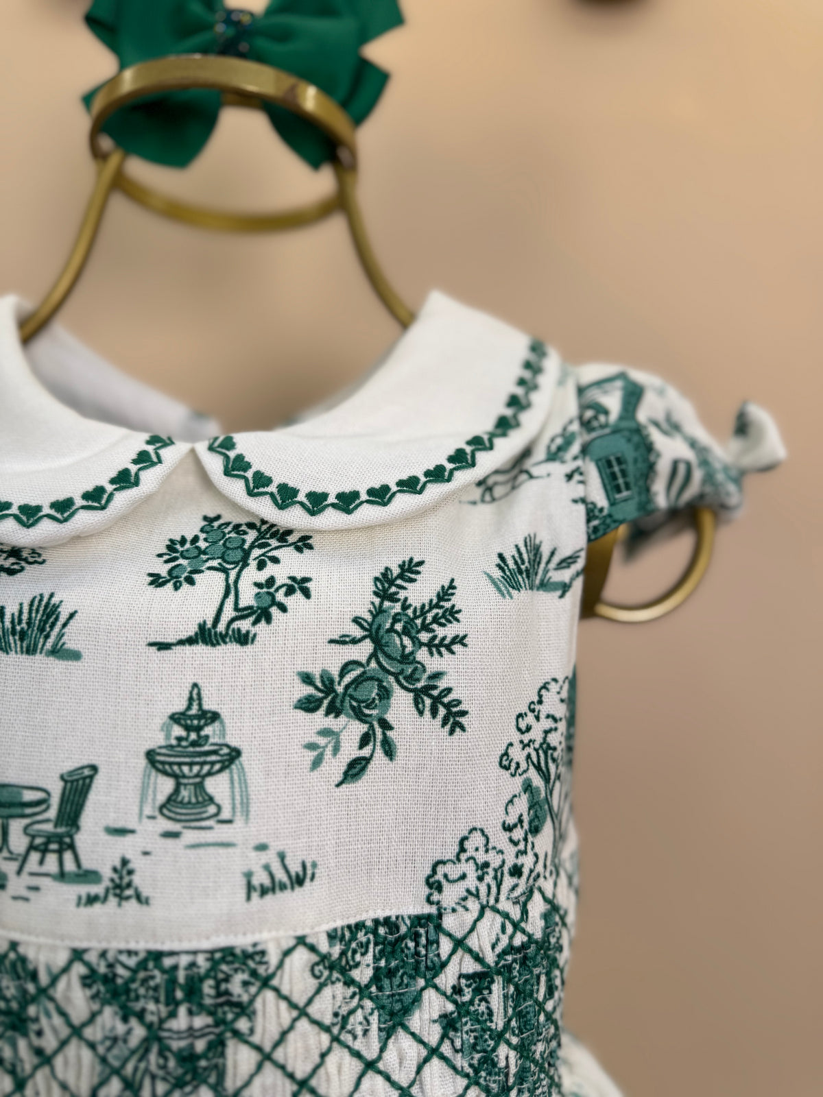 Vestido Infantil Linho Bordado Florais Verde - Petit Cherie