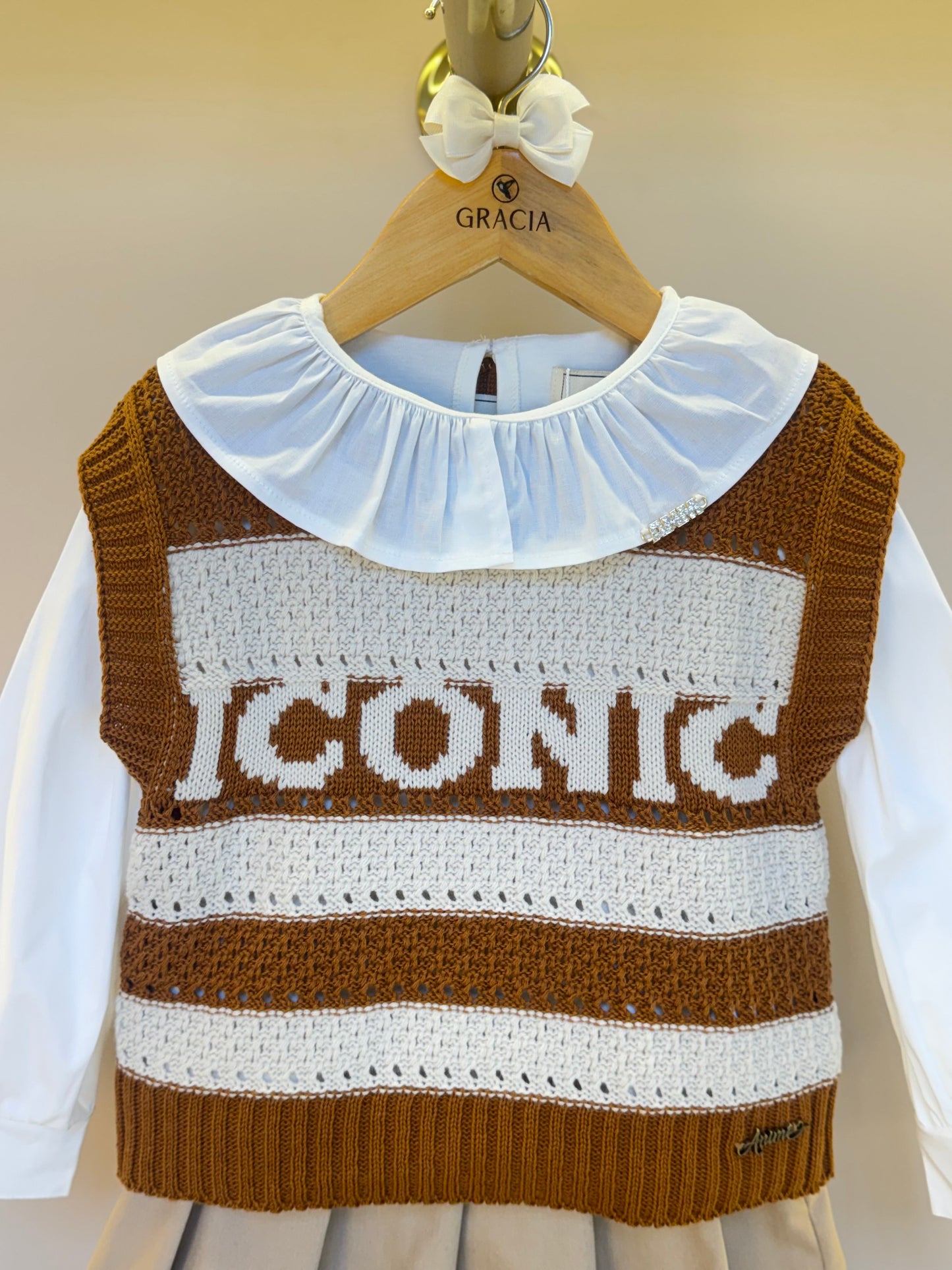 Conjunto Infantil Camisa Gola Babado e Tricot Iconic com Saia Sarja Pregas - Animê