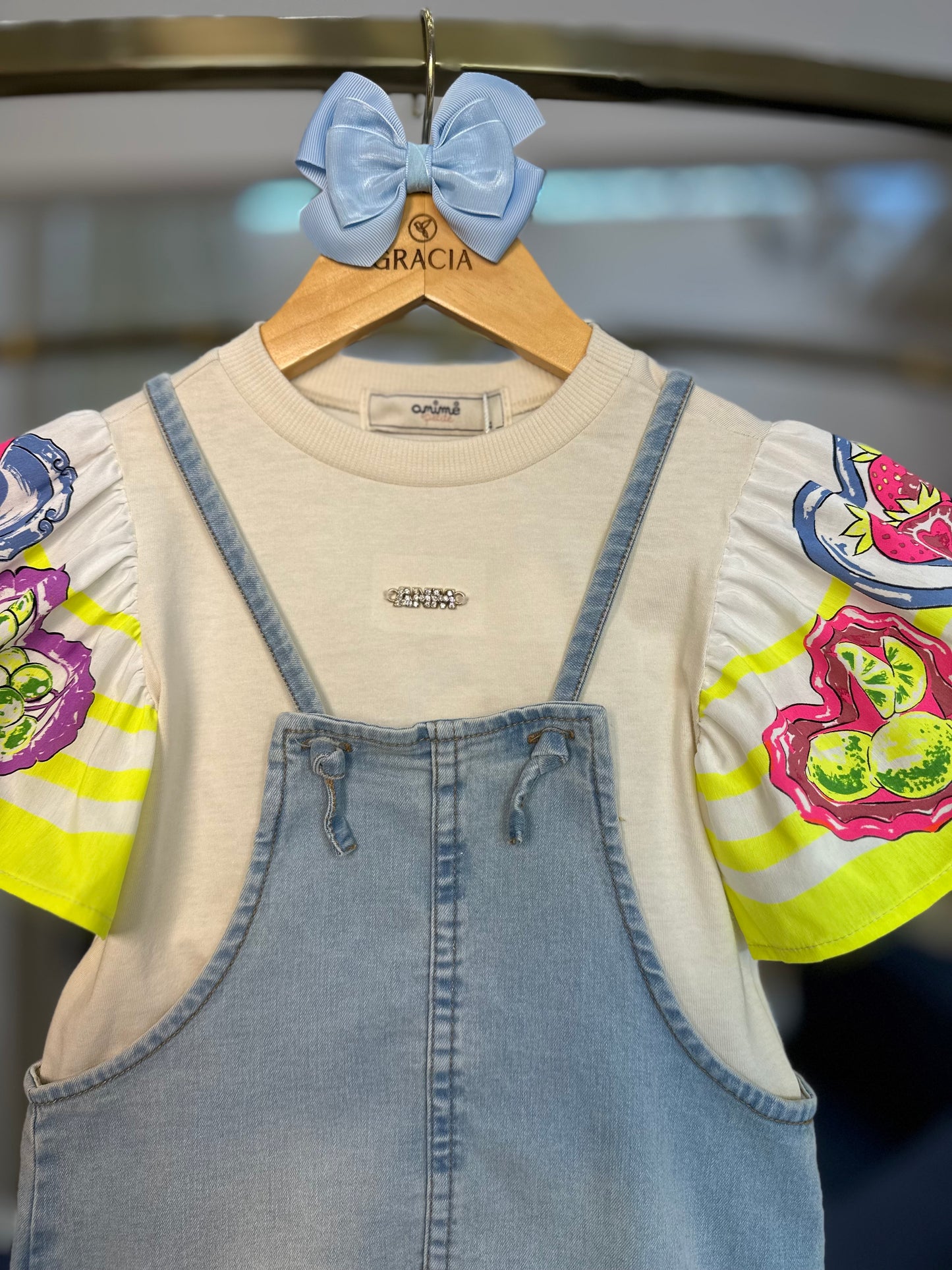 Jardineira Infantil Jeans Claro com Blusa Mangas Frutas - Animê