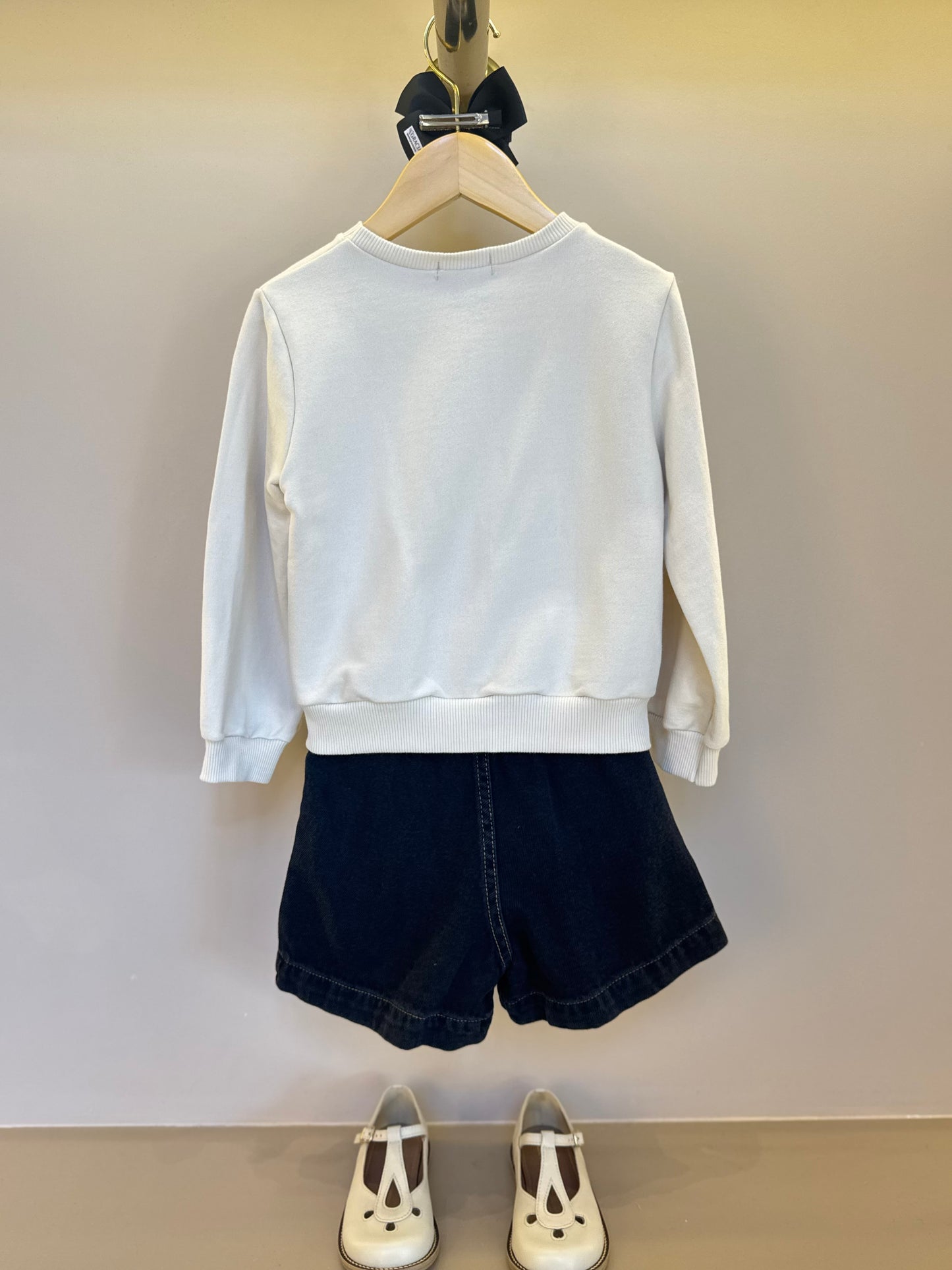 Conjunto Infantil Blusa de Moletom Hello Kitty and Friends e Shorts Jeans Hello Kitty - Momi