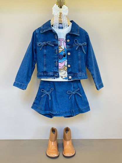 Conjunto Infantil Blusa Stitch com Franjas e Jaqueta Jeans Laços com Shorts Jeans com Laços - Momi