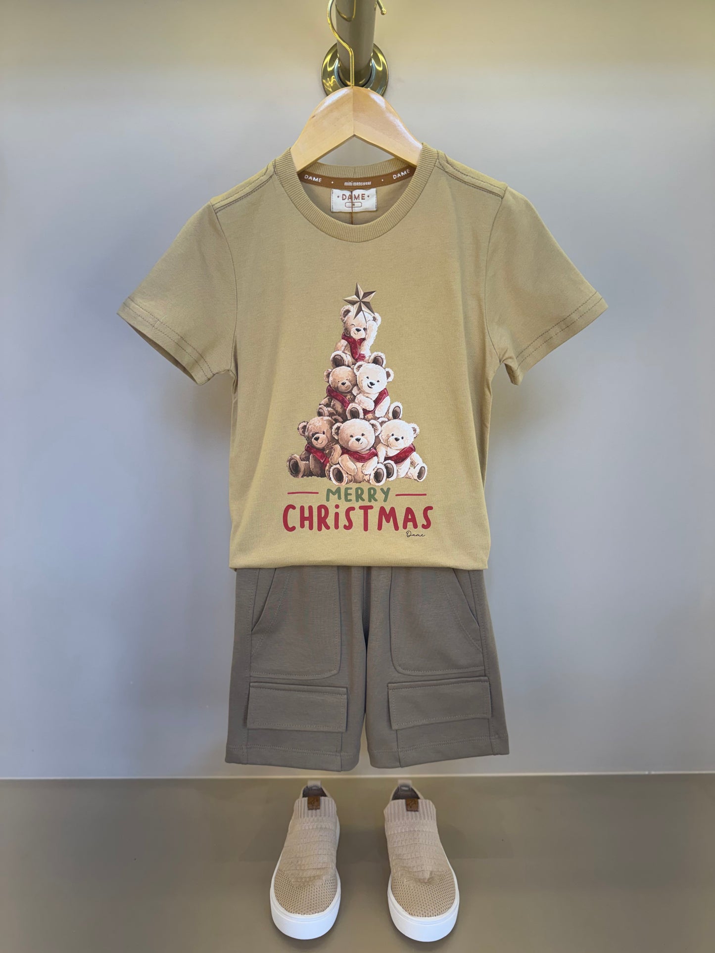 Conjunto Infantil Camiseta Algodão Teddy Natal e Bermuda Suedine Elastano Bolsos - Dame