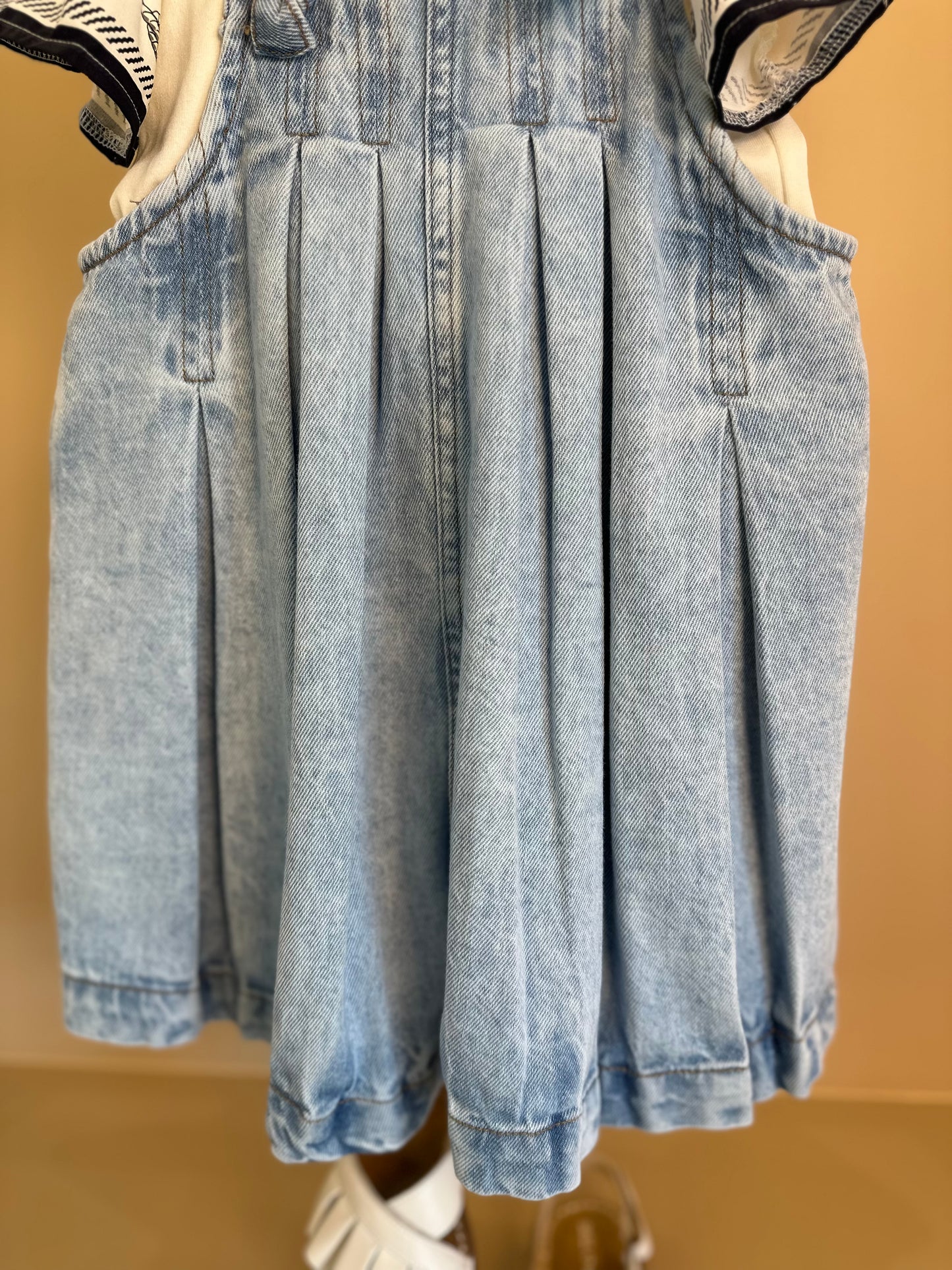 Conjunto Infantil Jardineira Jeans com Blusa Mangas Amplas Minnie Navy - Animê