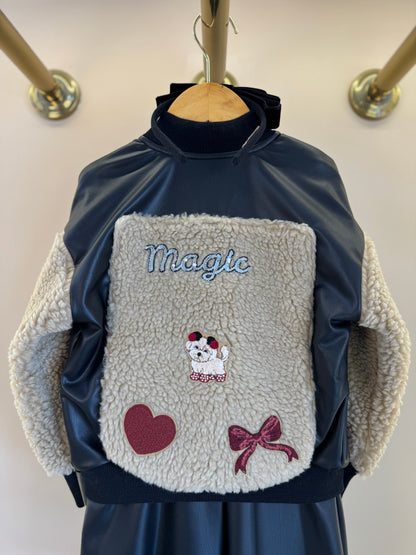 Conjunto Infantil Jaqueta Patches Couro Pele Carneirinho e Saia Evasê Couro Tech Preta - Pituchinhus