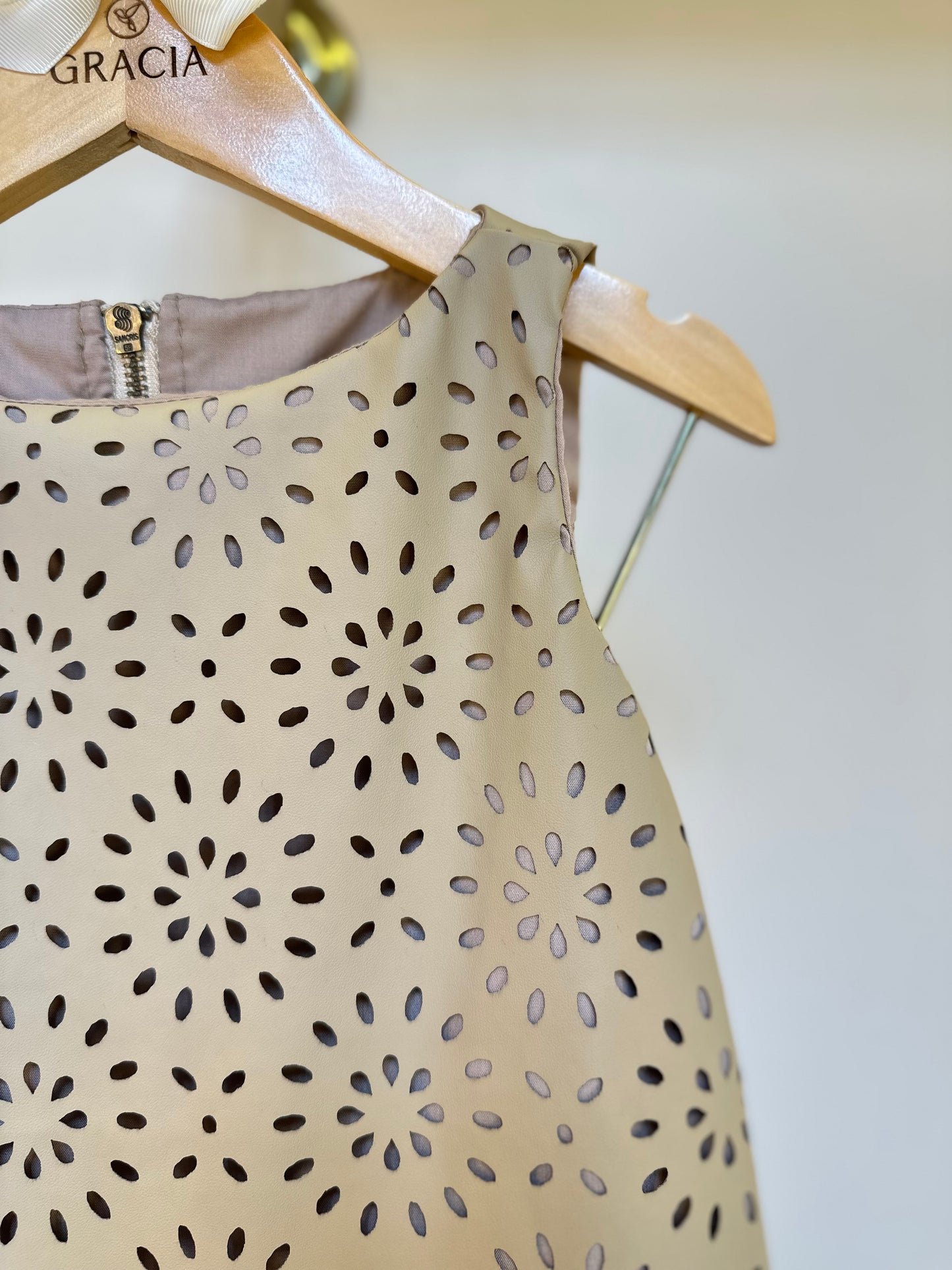 Vestido Infantil Couro Tech Floral Vazado - Animê