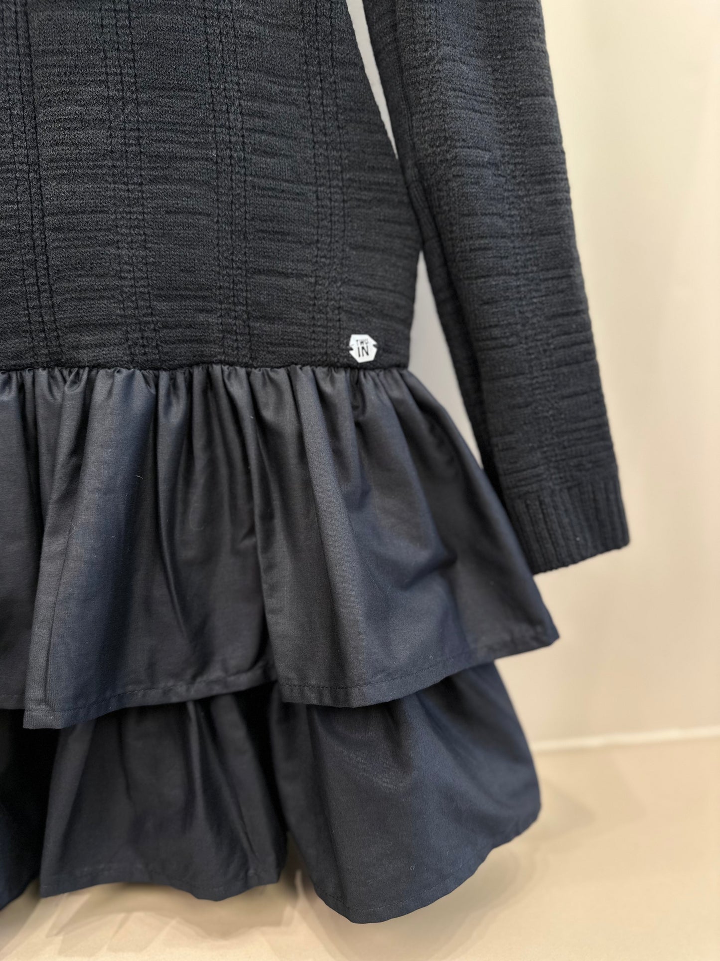 Vestido Teen Manga Longa Tricot Babados Preto - Two In