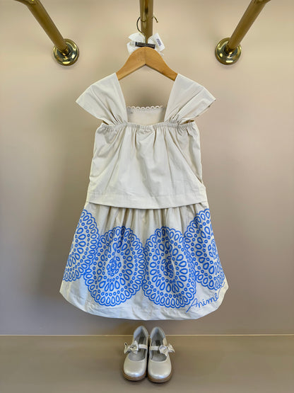 Conjunto Infantil Off White Bata Mangas Bufantes e Saia Detalhes Azul - Animê