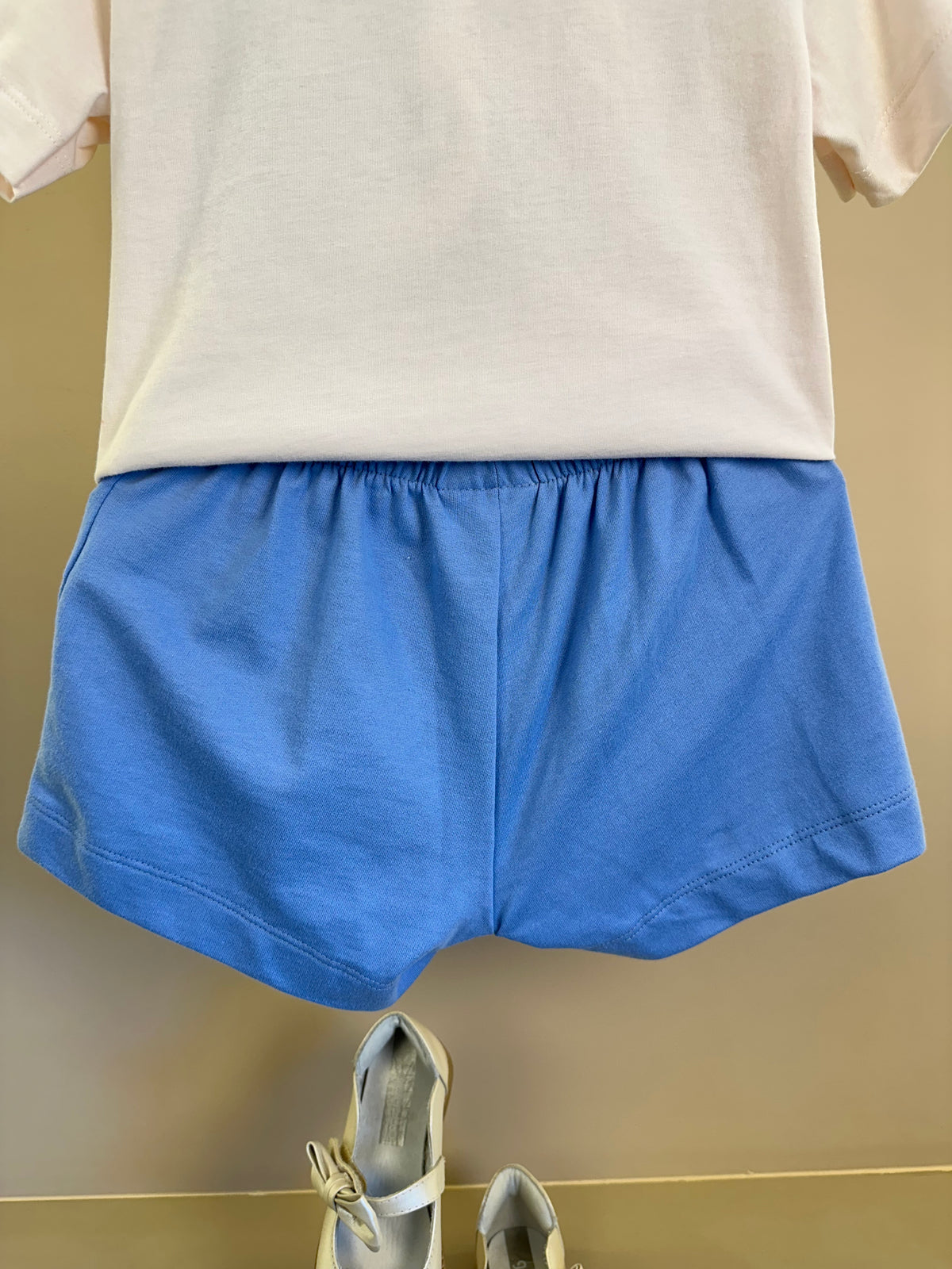 Conjunto Infantil Blusa Mickey e Minnie Paris e Shorts Azul Pregas Com Pingente - Animê