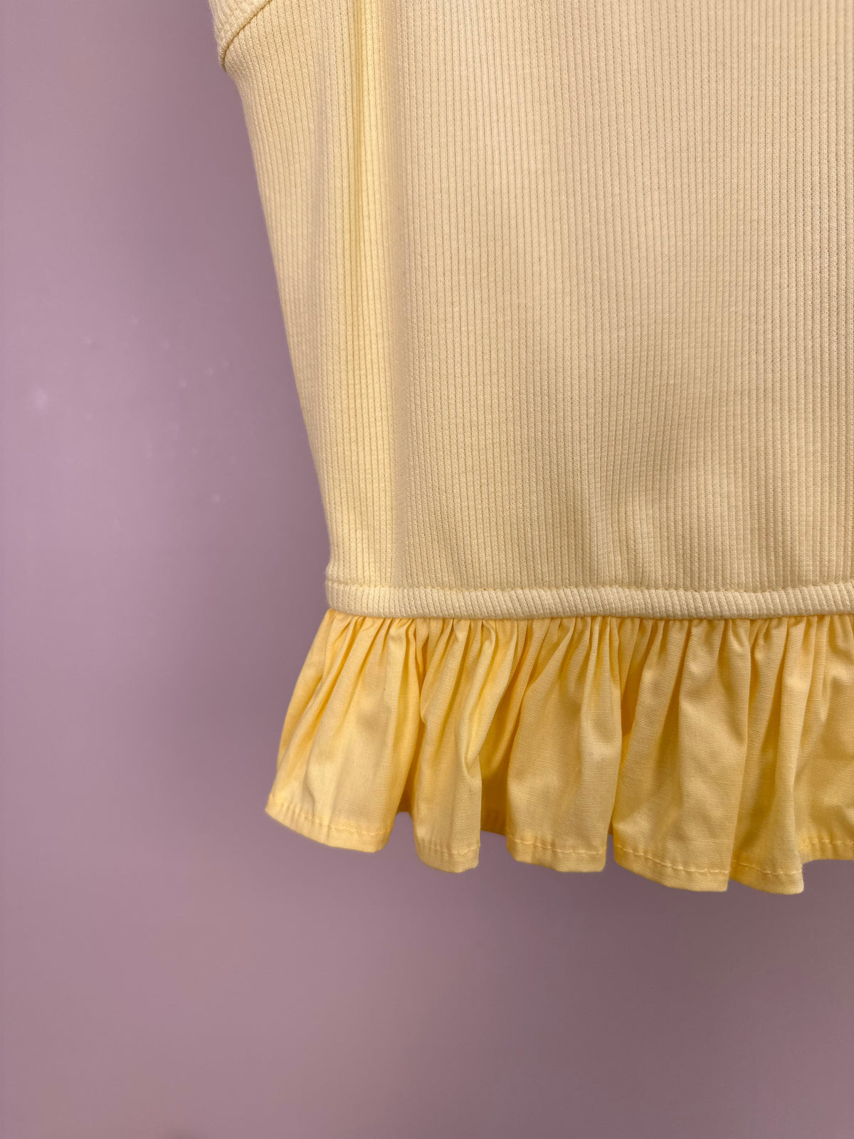 Blusa Teen Regata Com Babado Butter Cream - Authoria