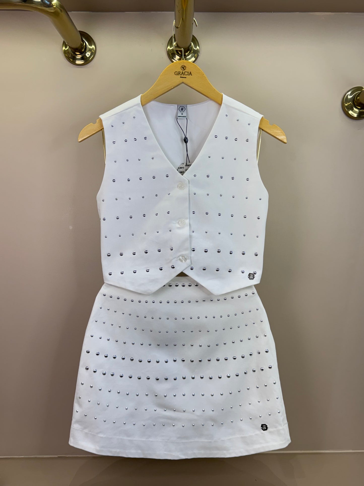 Conjunto Teen Colete de Sarja Strass e Saia-Shorts Teen Sarja Strass Off White - Two In
