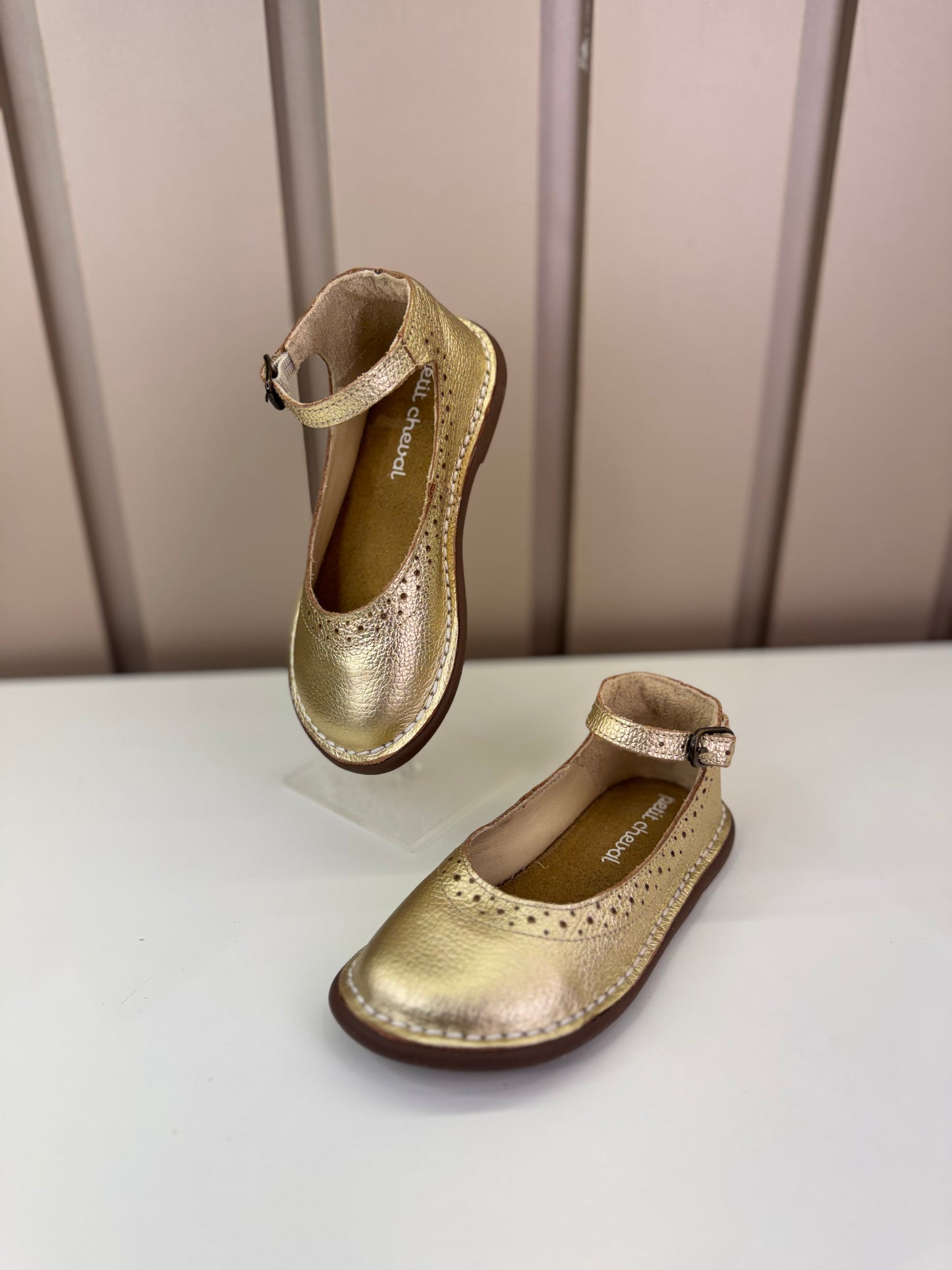 Sapato Infantil Patinete Doré - Petit Cheval