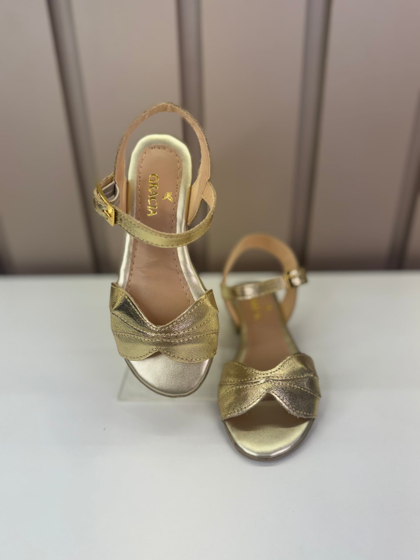 Sandália Infantil Saltinho Flor Dourada - Gracia