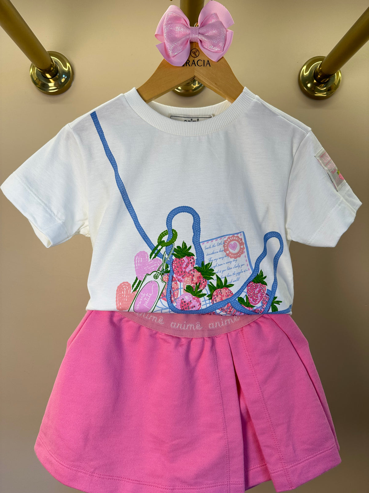 Conjunto Infantil T - Shirt Estampa Strawberry e Shorts Saia Rosa - Animê