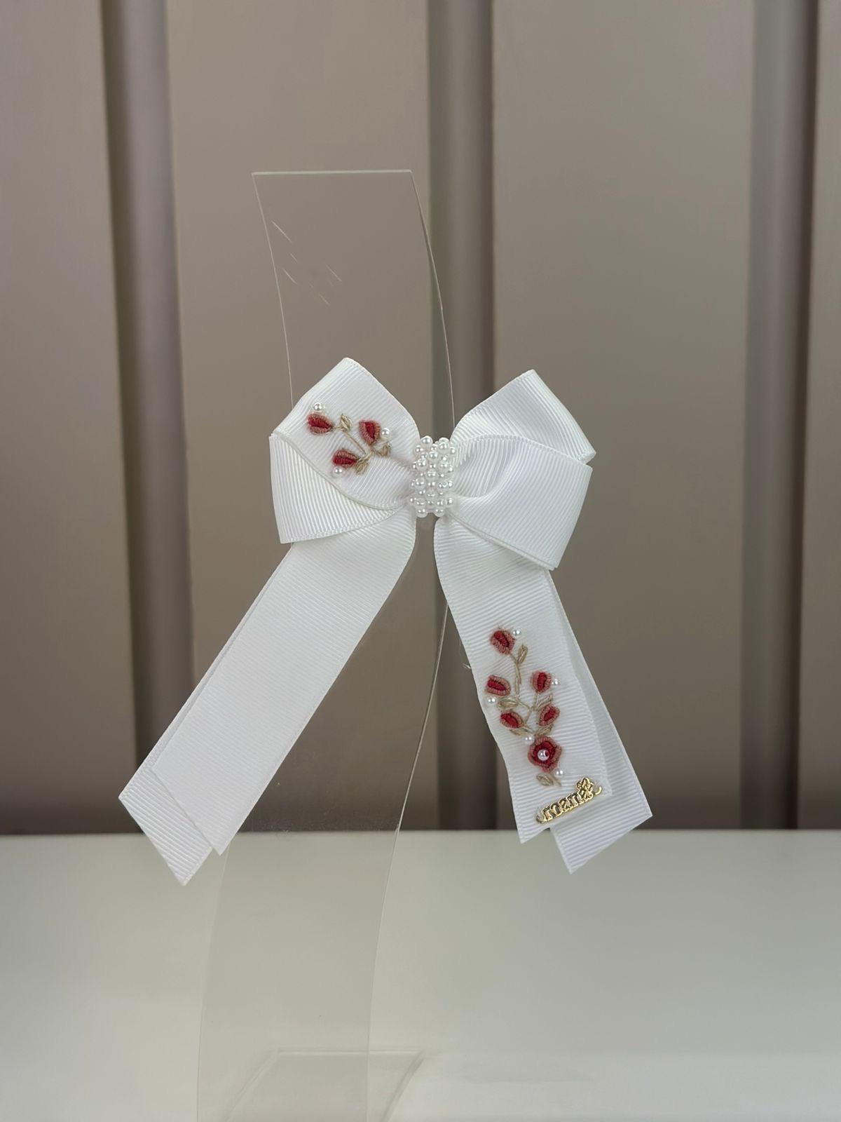 Laço Infantil Alongado Bordado Flores com Pérolas Branco - Roana