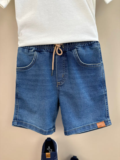 Conjunto Infantil Camiseta Branca Faixa Azul Urso Costas e Bermuda Jeans - Youccie
