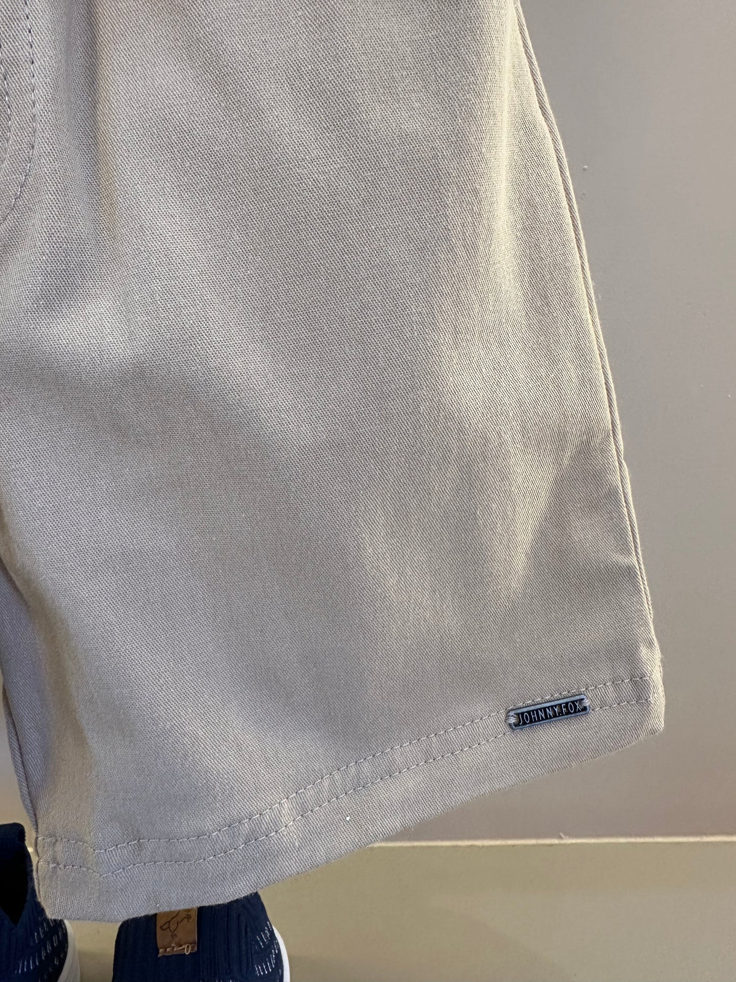 Conjunto Infantil Camiseta Calling e Bermuda Bege  - Little Johnny