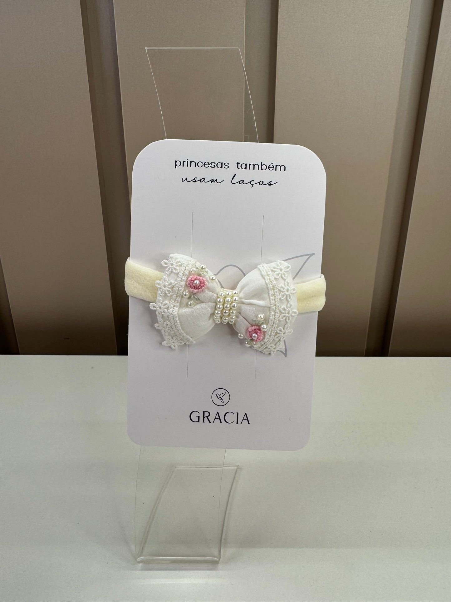 Faixinha Bebê  Laço Bordado Com Pérolas  Off White - Roana