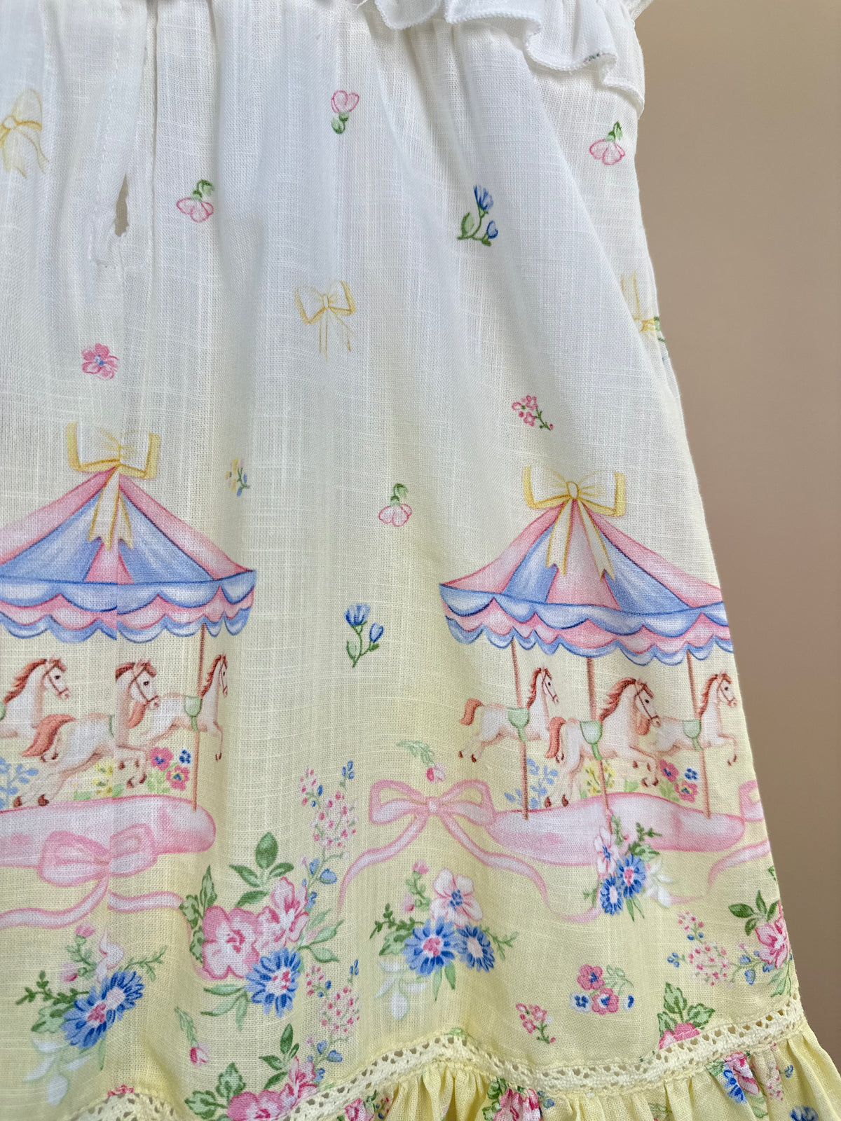 Vestido Infantil Estampa Delicada Flores Alças Babadinho- Petit Cherie