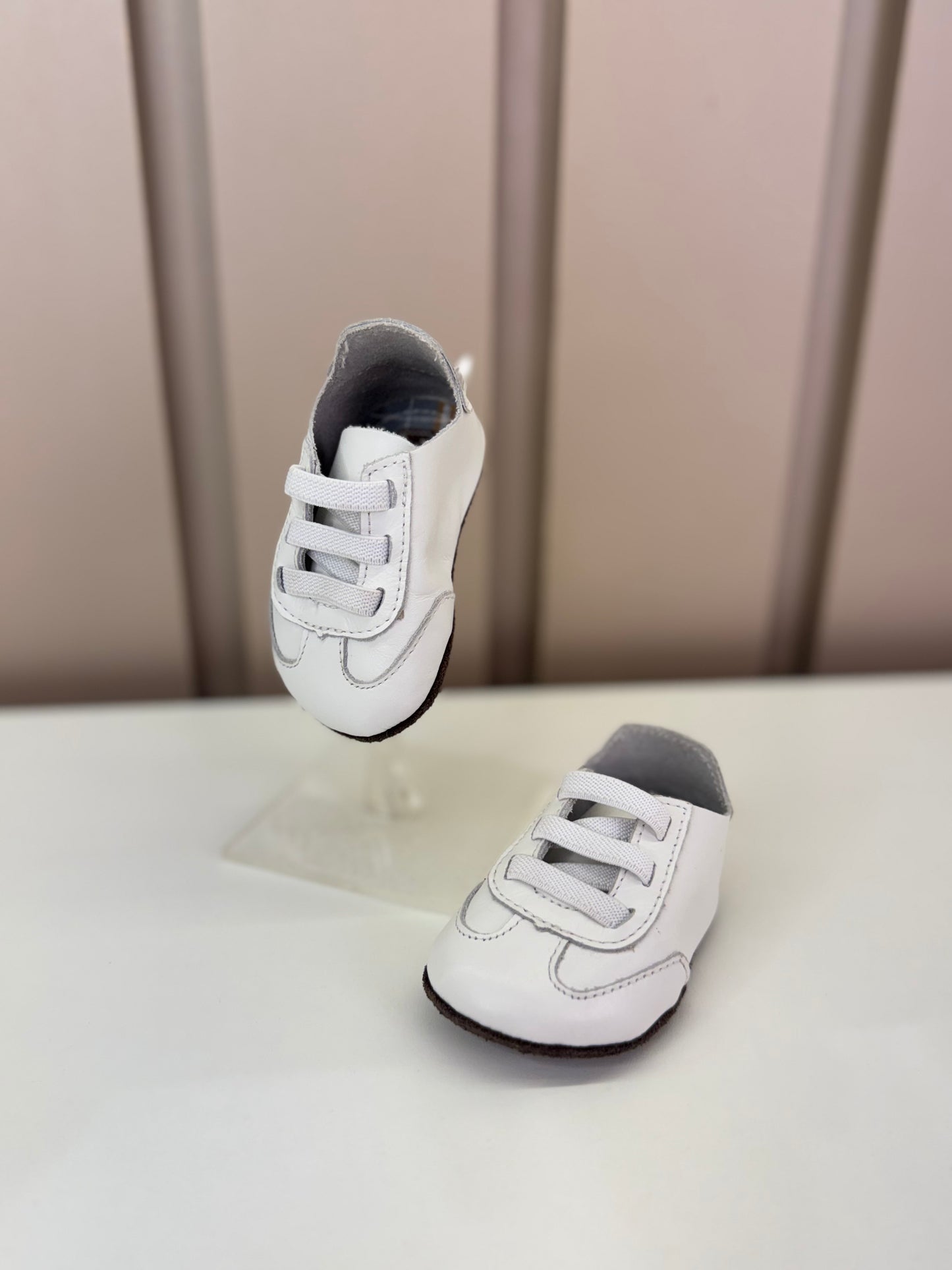 Sapato Bebê Couro Bola Branco - Petit Cheval