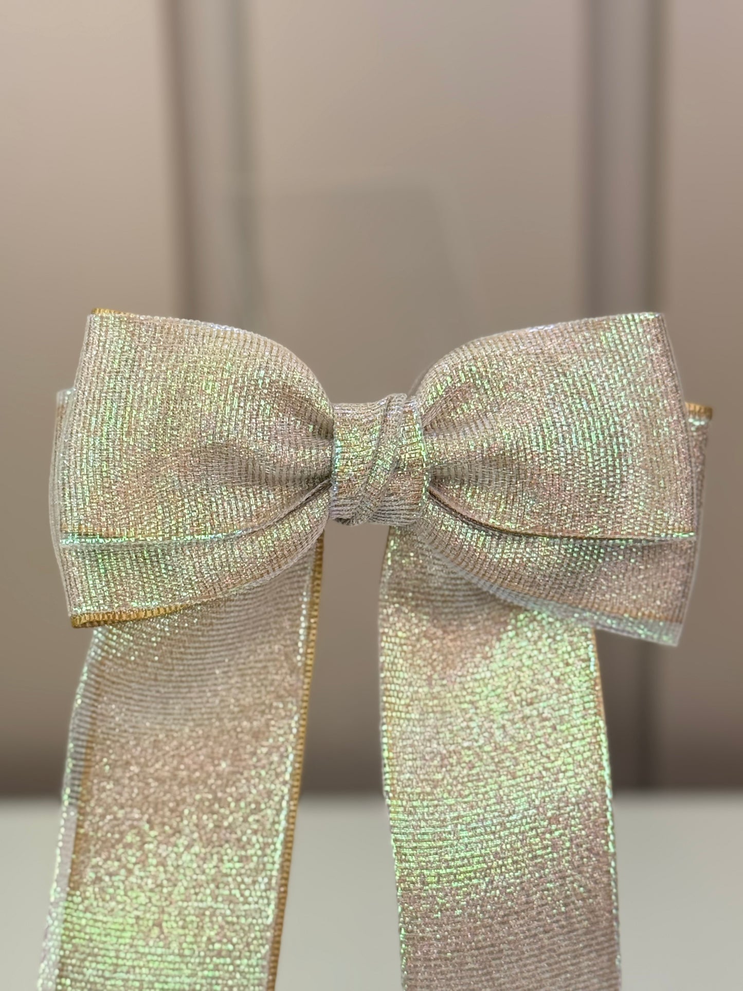 Laço Infantil Special Alongado Organza Sobreposta Dourado Tam. G - Gracia