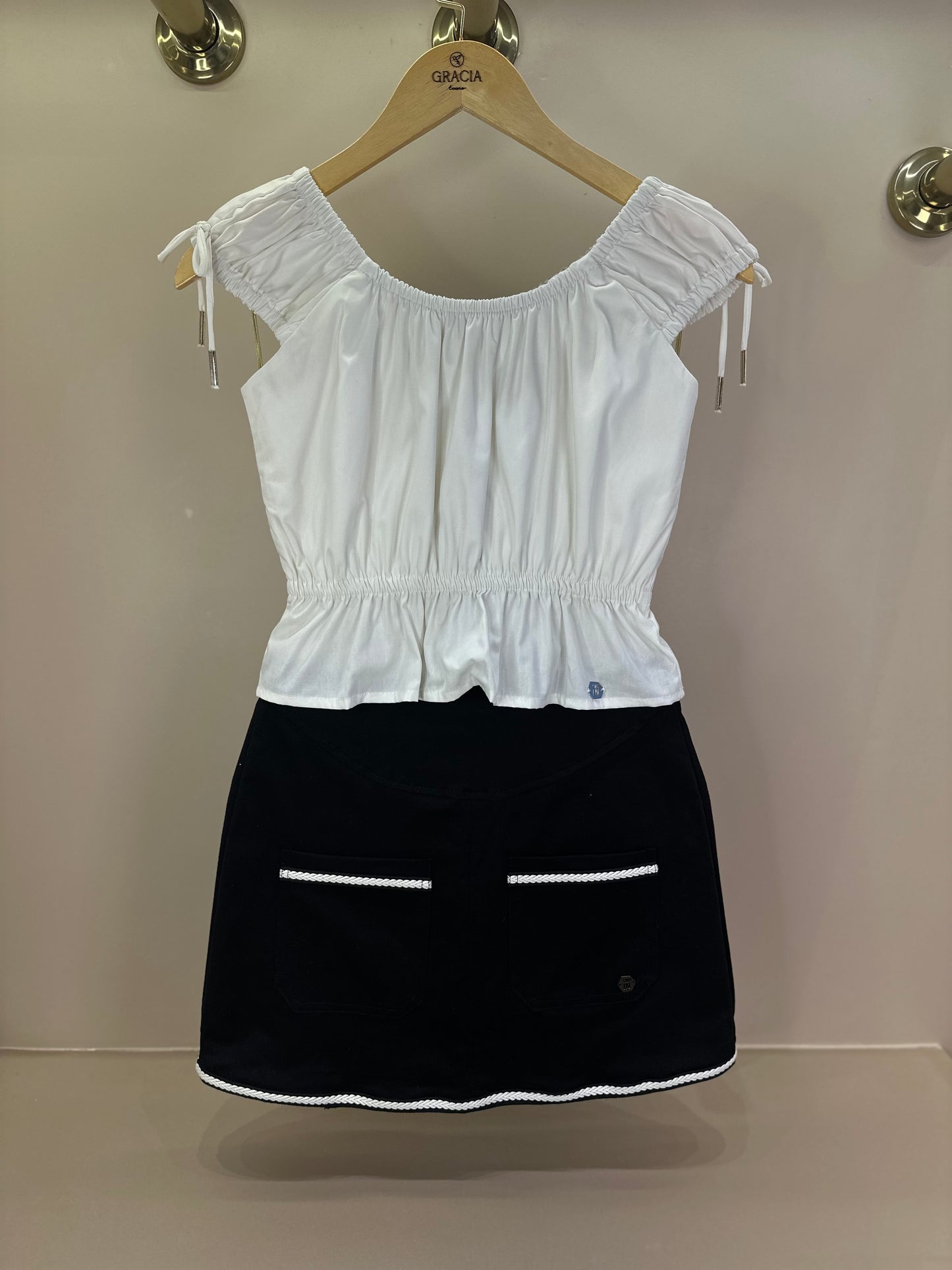 Conjunto Teen Blusa Tricoline Elástico Cintura e Saia Detalhes Bolsos - Two In