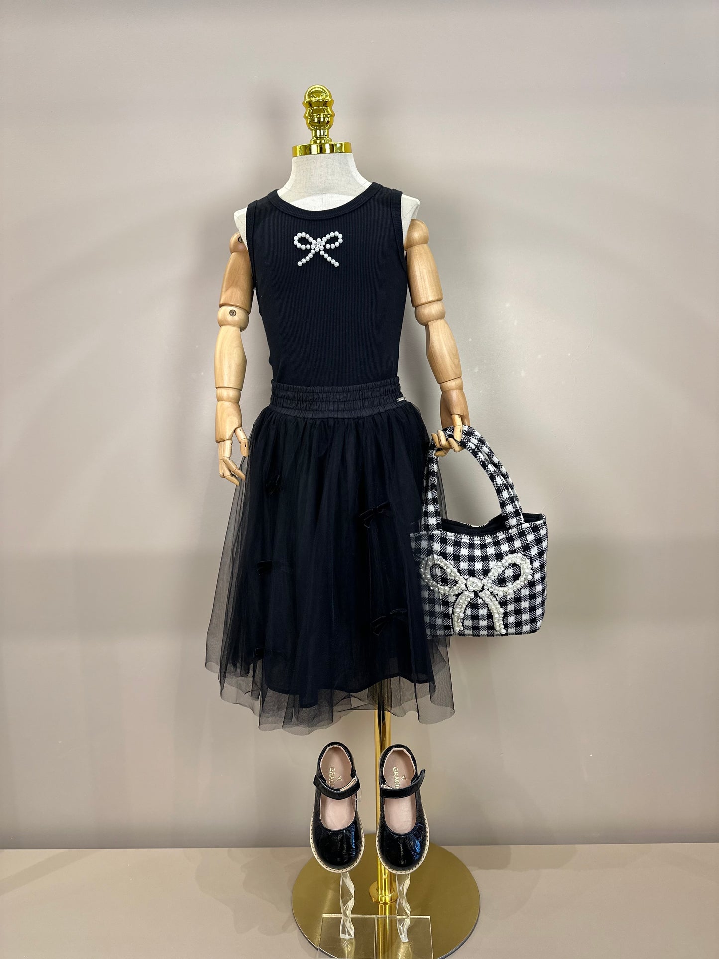 Conjunto Infantil Regata Lacinho Bordado e Saia-shorts Tule Lacinhos Veludo Preta - Pituchinhus