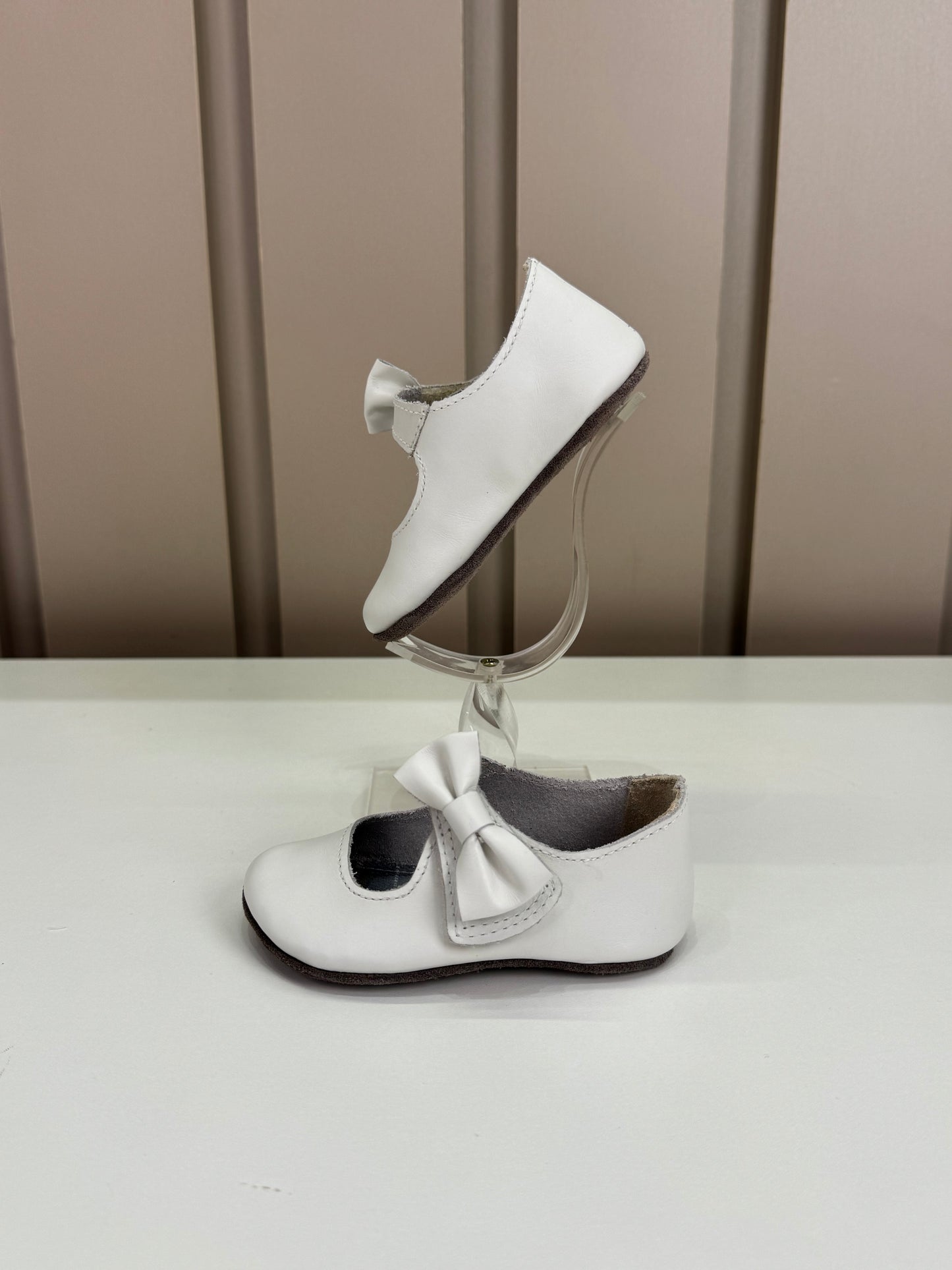Sapato Bebê Couro Cubo Branco - Petit Cheval