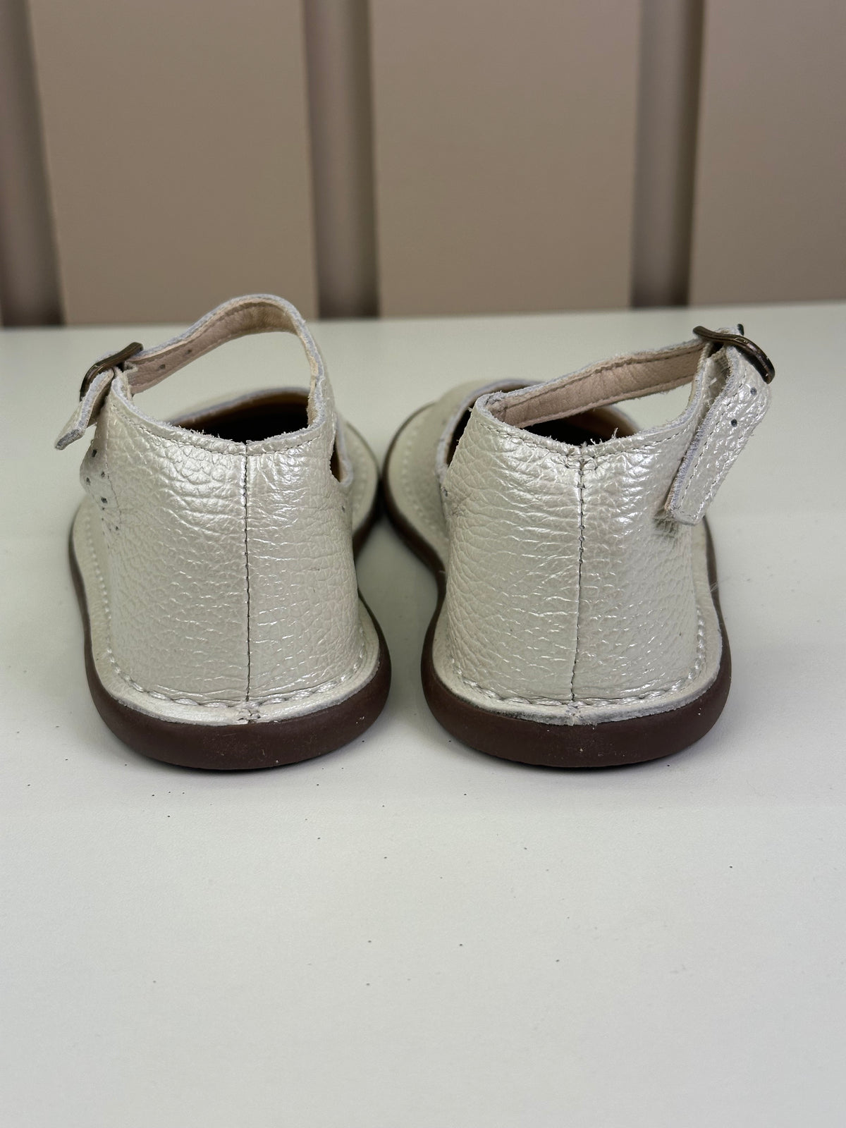 Sapato Infantil Couro Patinete Pérola - Petit Cheval