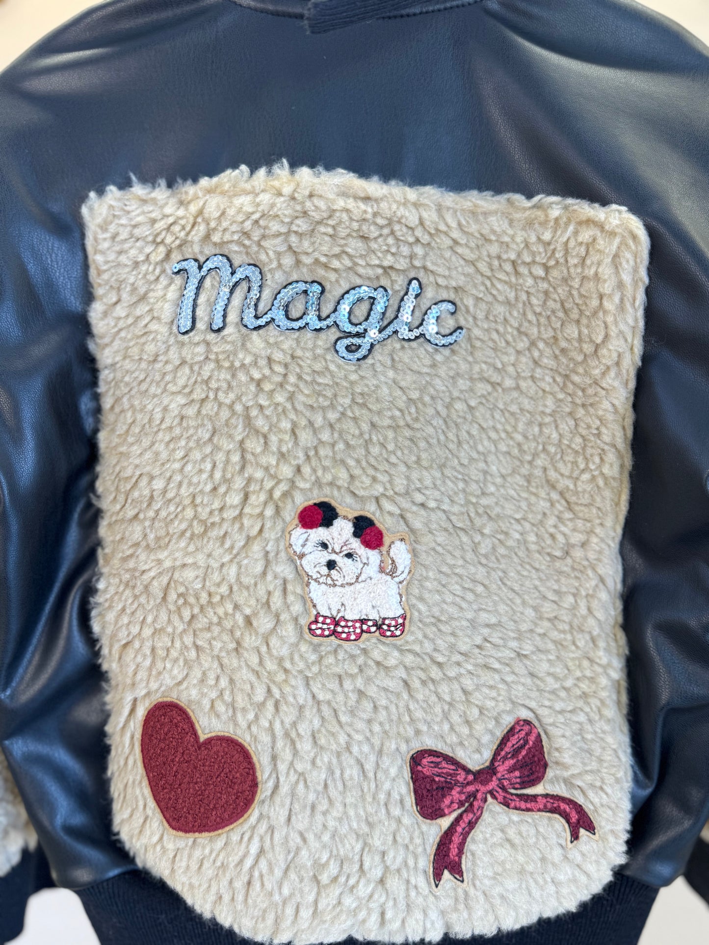 Jaqueta Infantil Patches Couro e Pele Carneirinhos Preta  -Pituchinhus